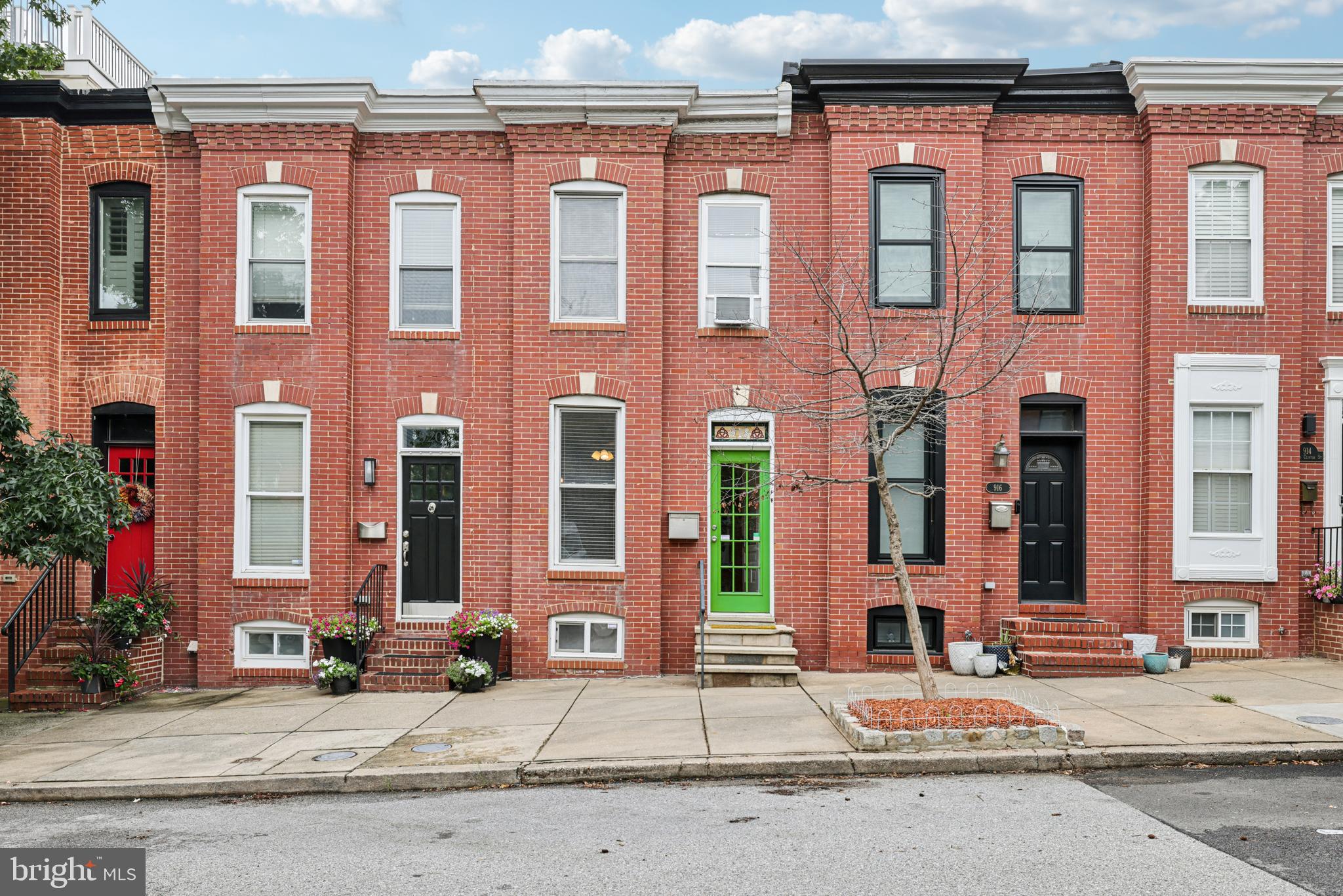 918 S CLINTON STREET