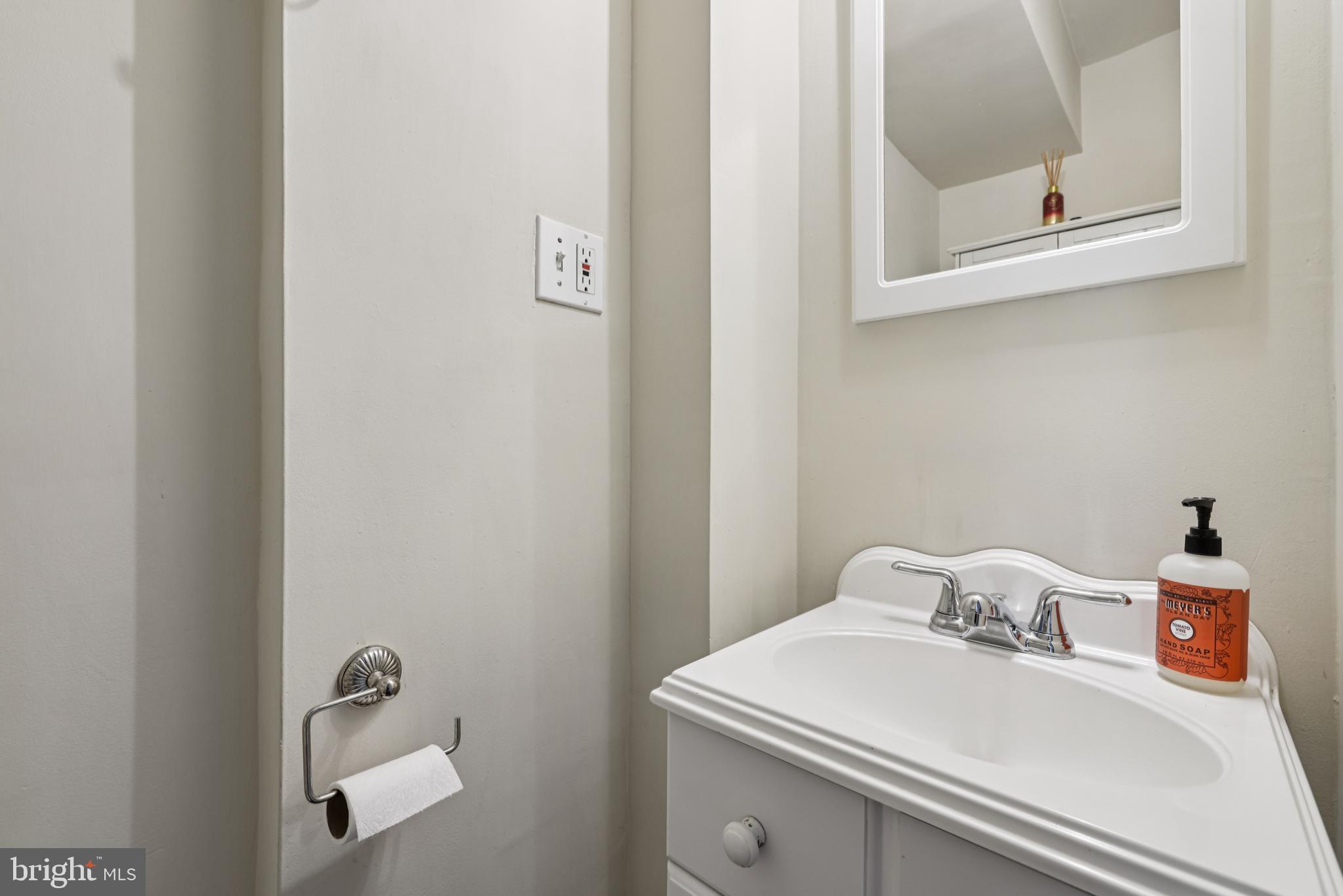 918 S CLINTON STREET