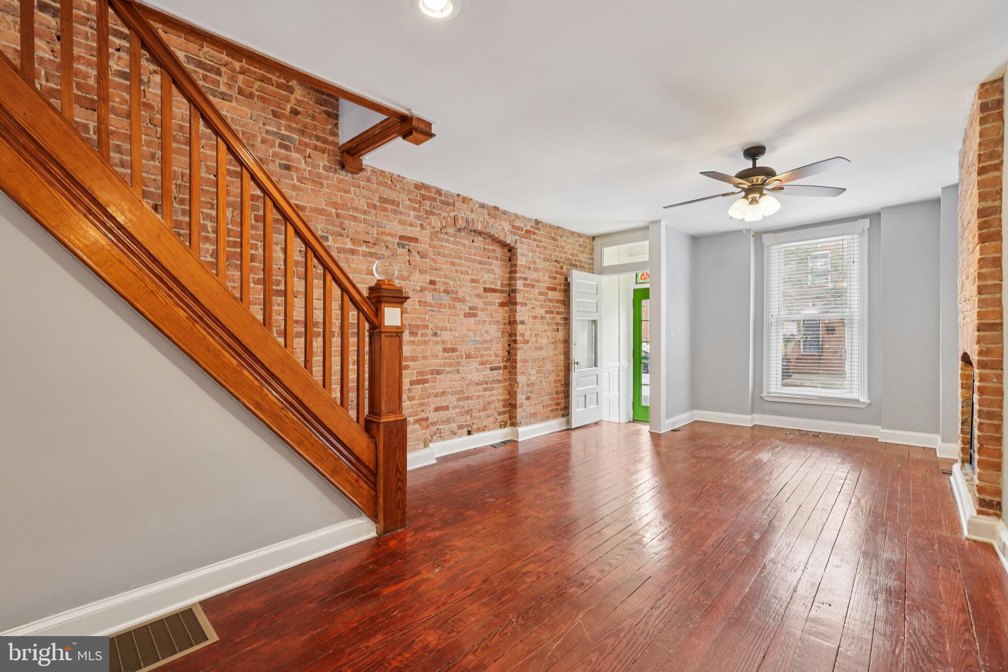 918 S CLINTON STREET