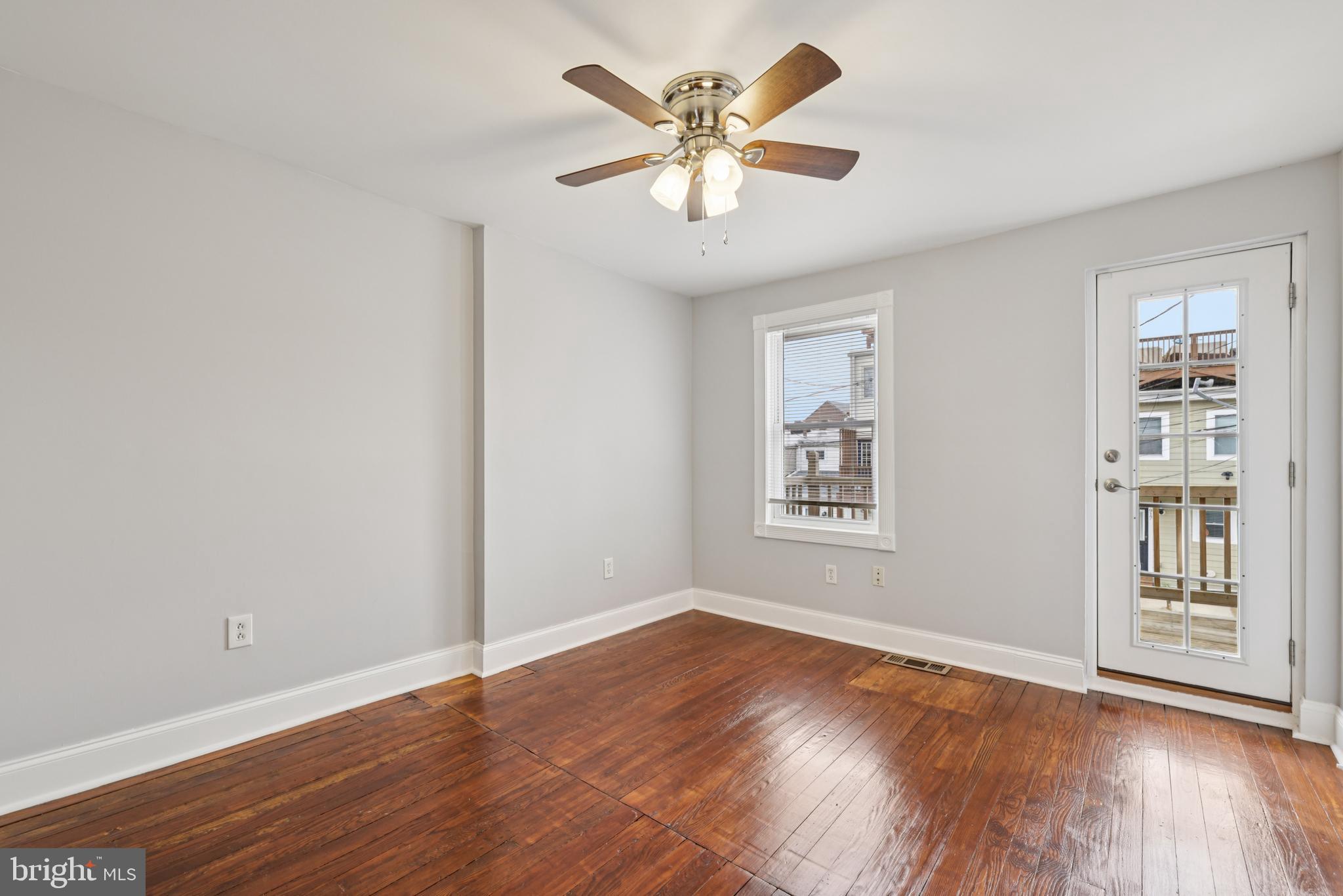 918 S CLINTON STREET