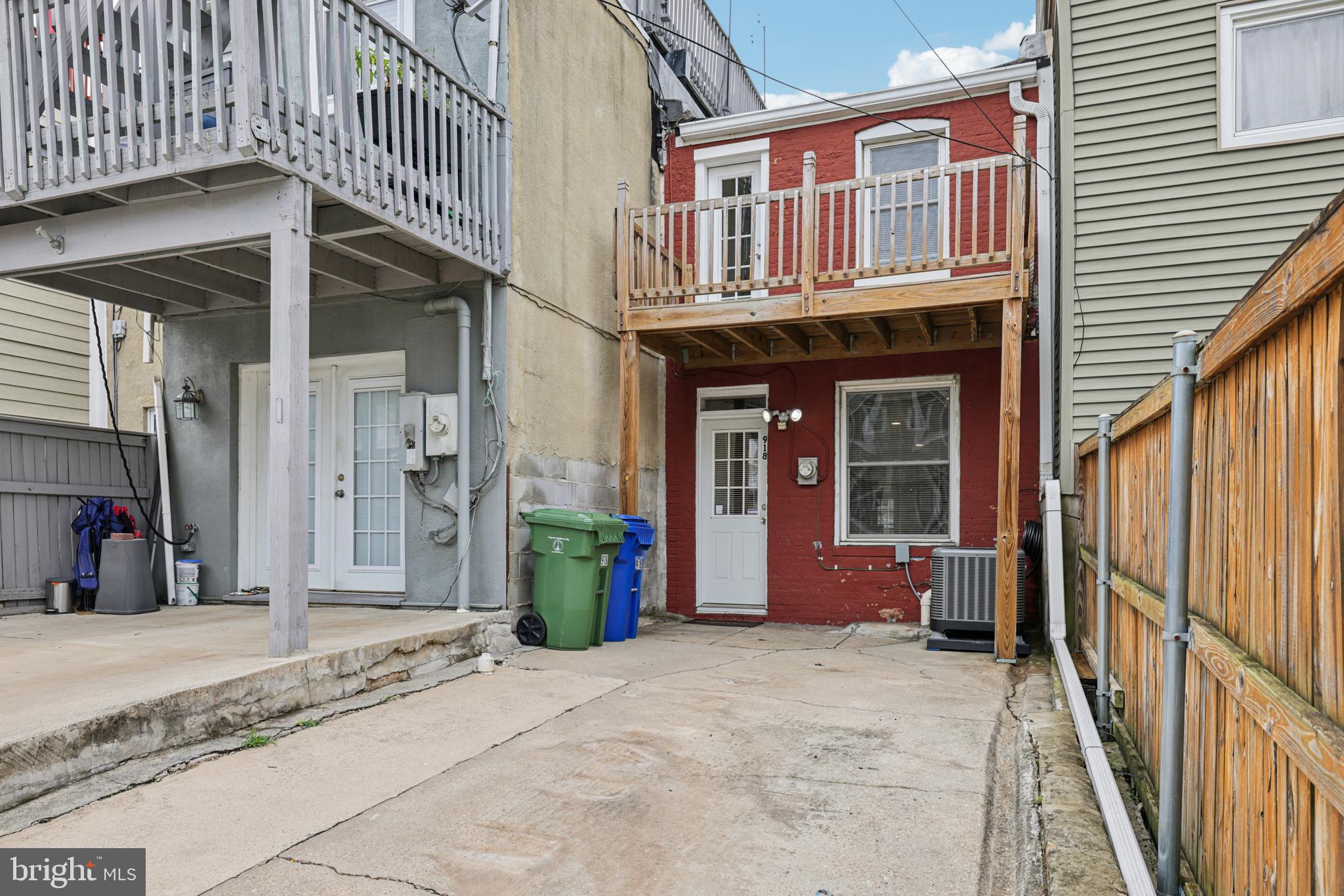 918 S CLINTON STREET