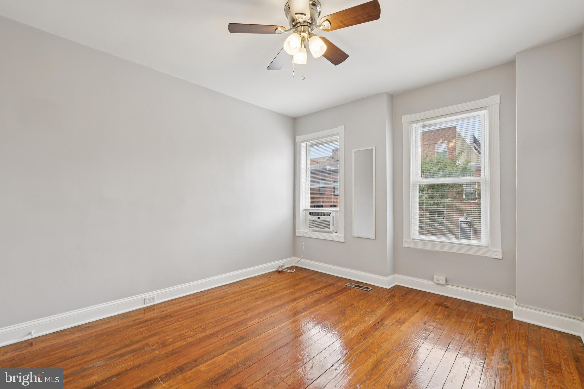 918 S CLINTON STREET