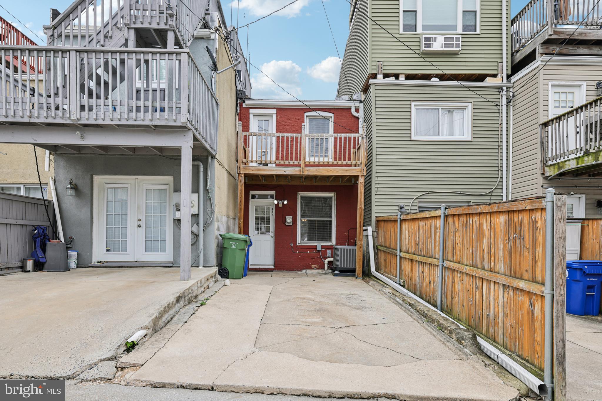 918 S CLINTON STREET