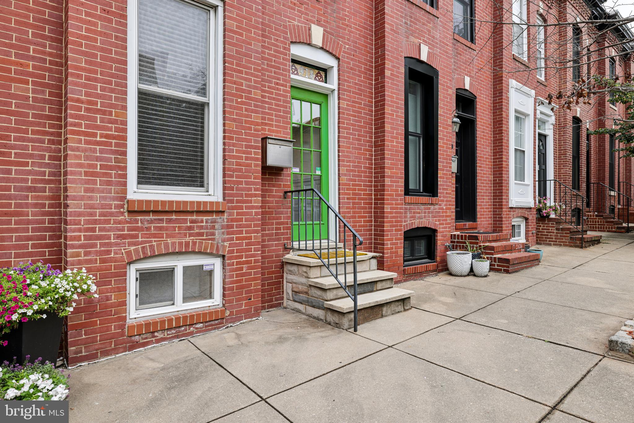 918 S CLINTON STREET