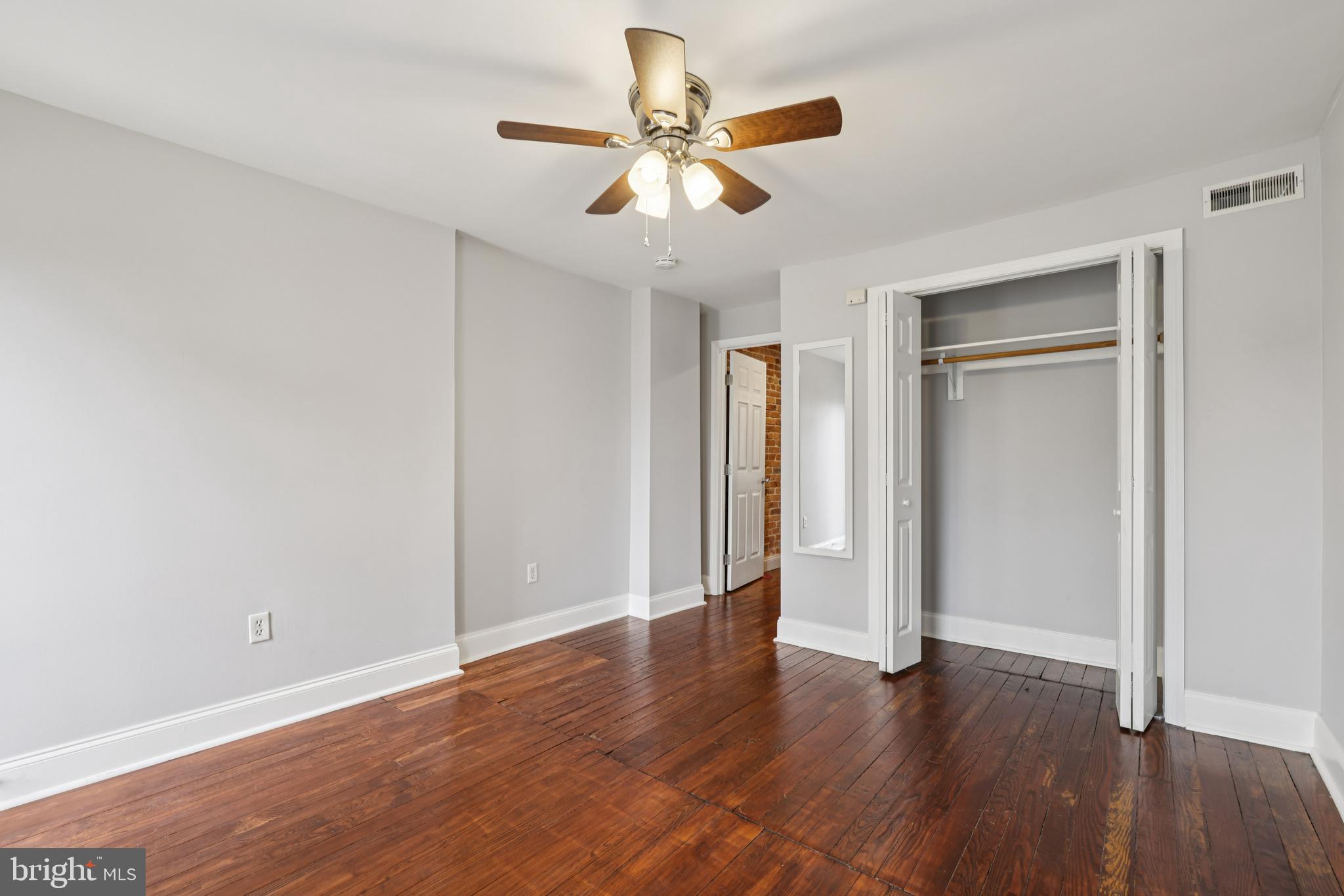 918 S CLINTON STREET