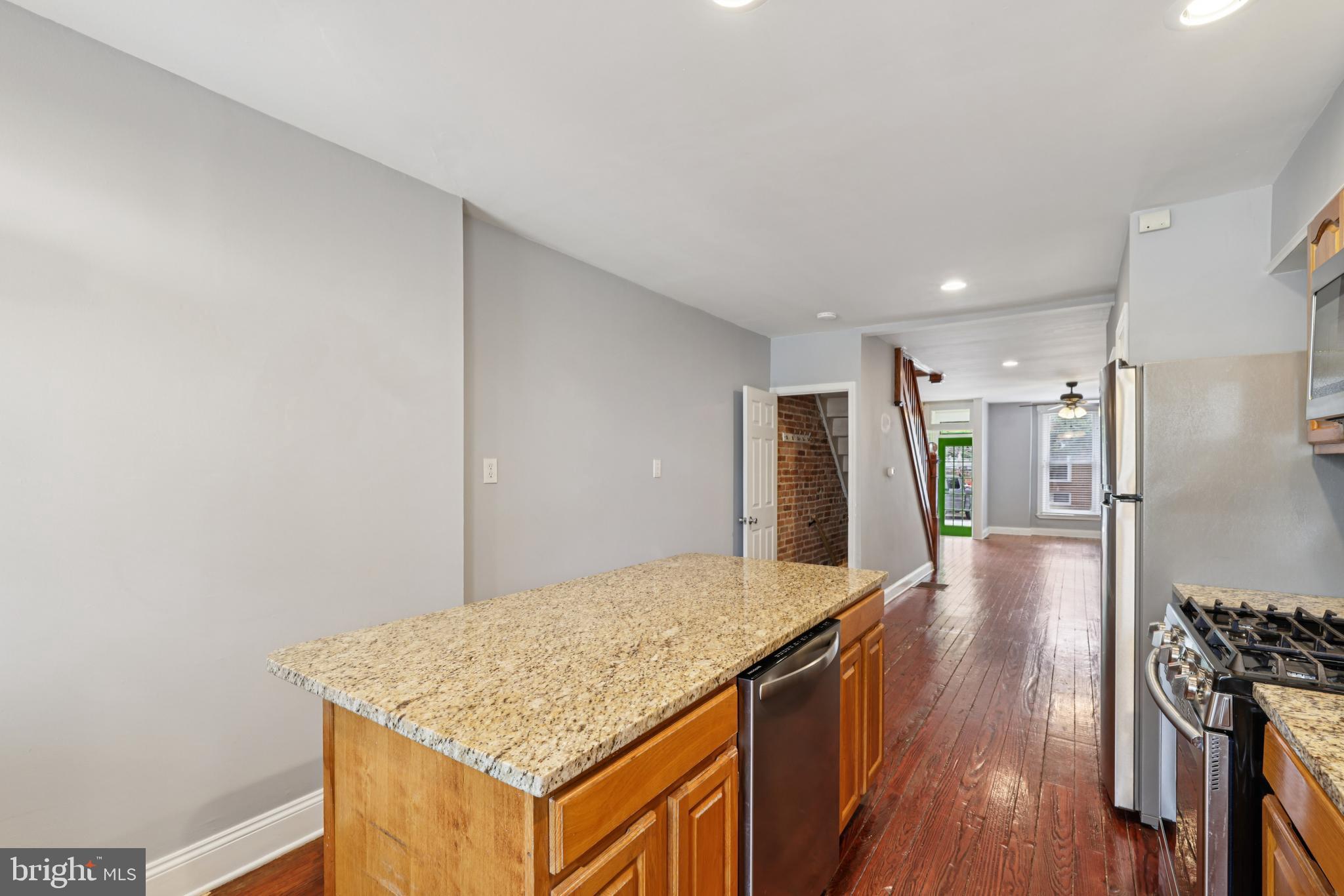 918 S CLINTON STREET