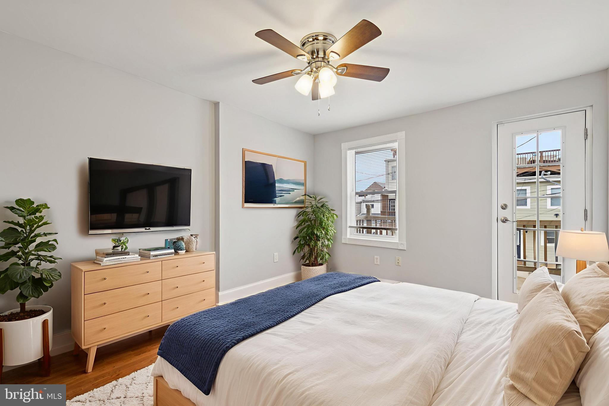 918 S CLINTON STREET