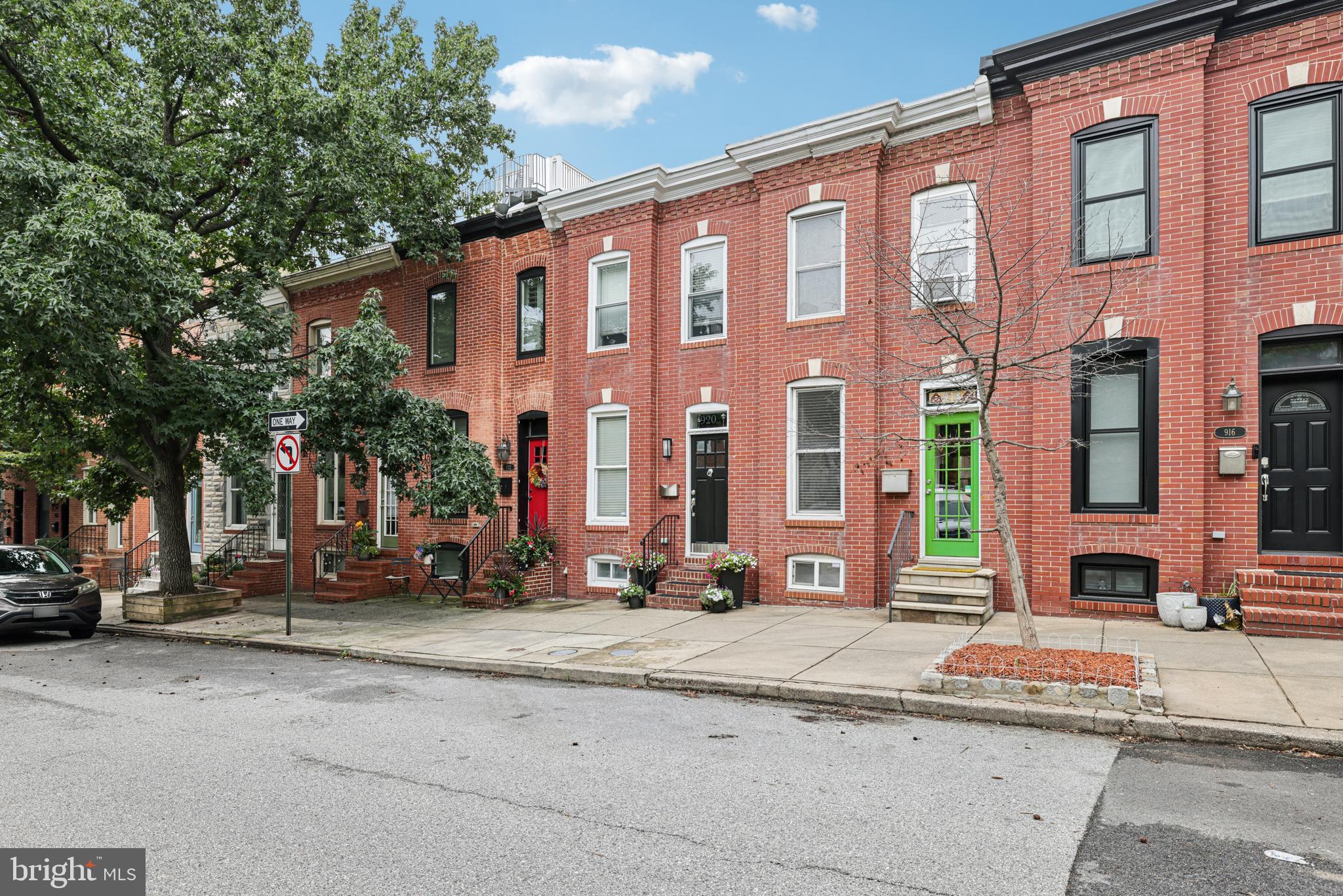 918 S CLINTON STREET