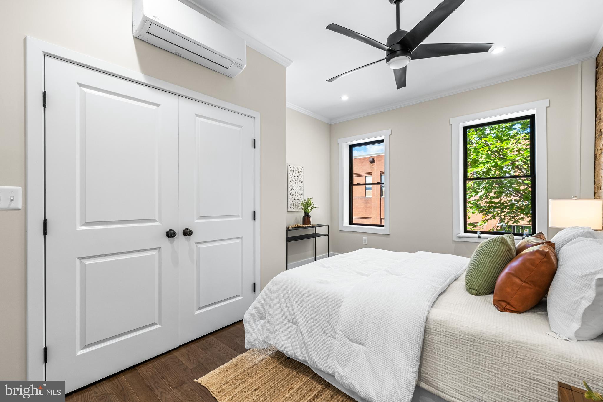 3635 CHESTNUT AVENUE