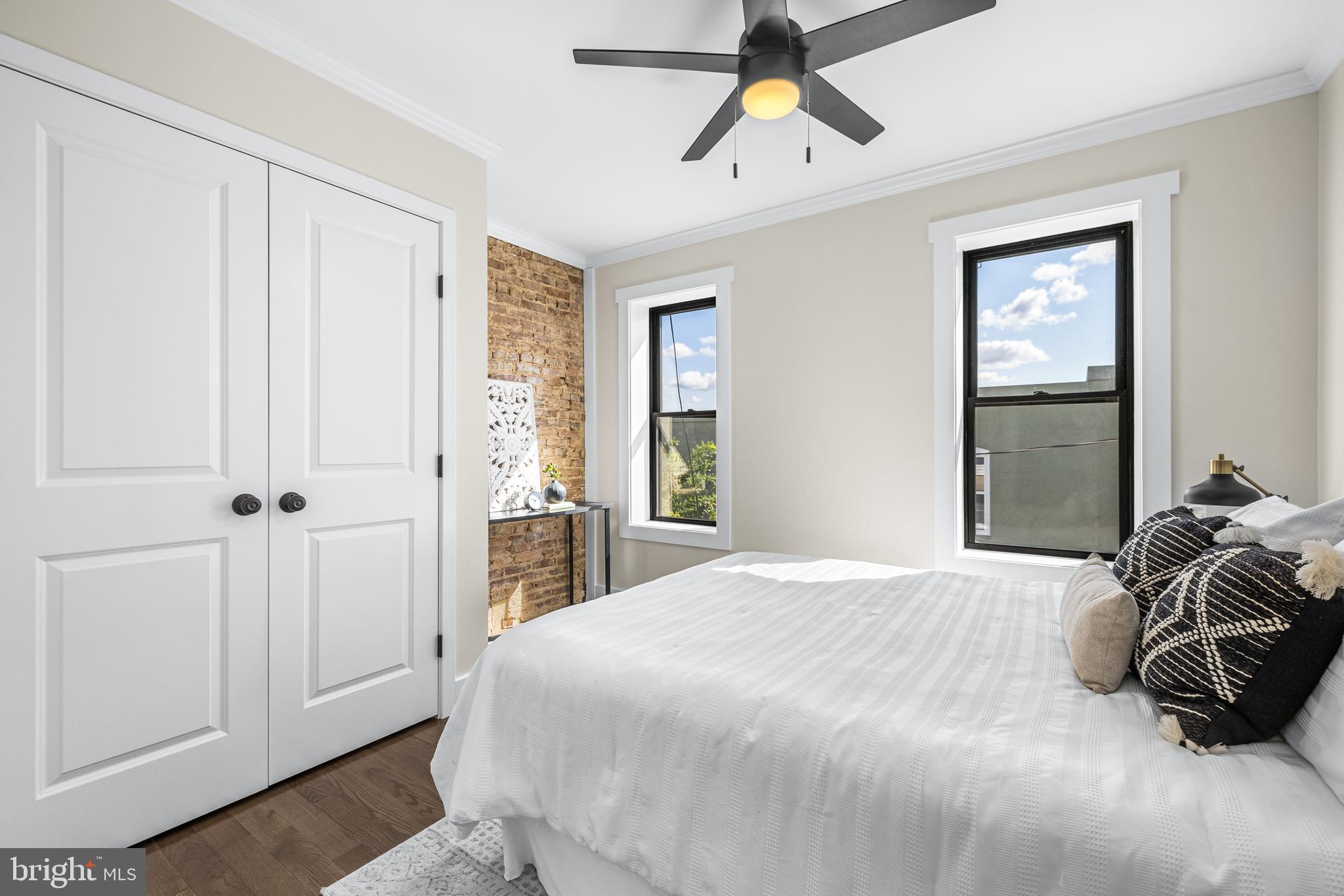 3635 CHESTNUT AVENUE