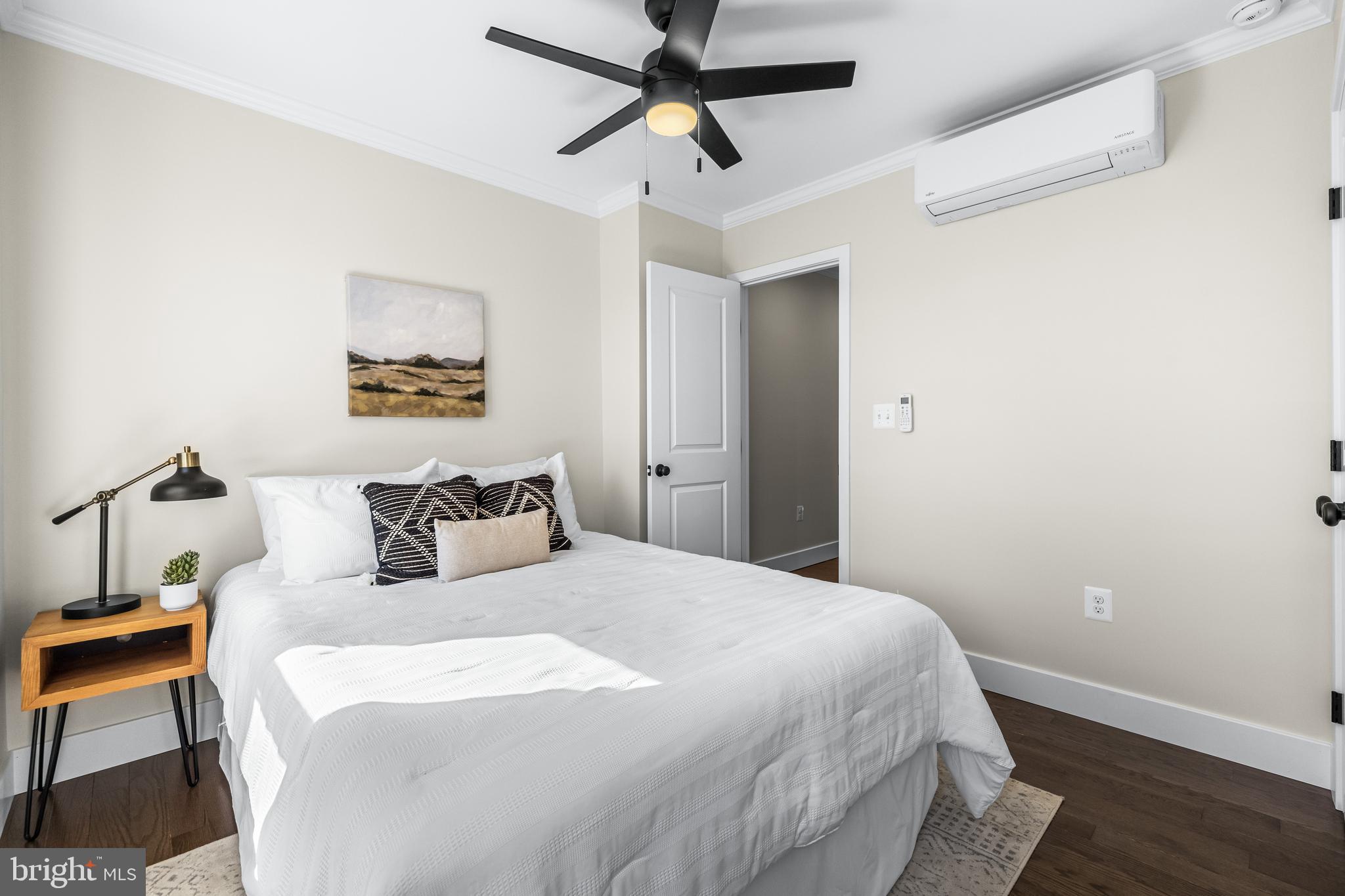 3635 CHESTNUT AVENUE