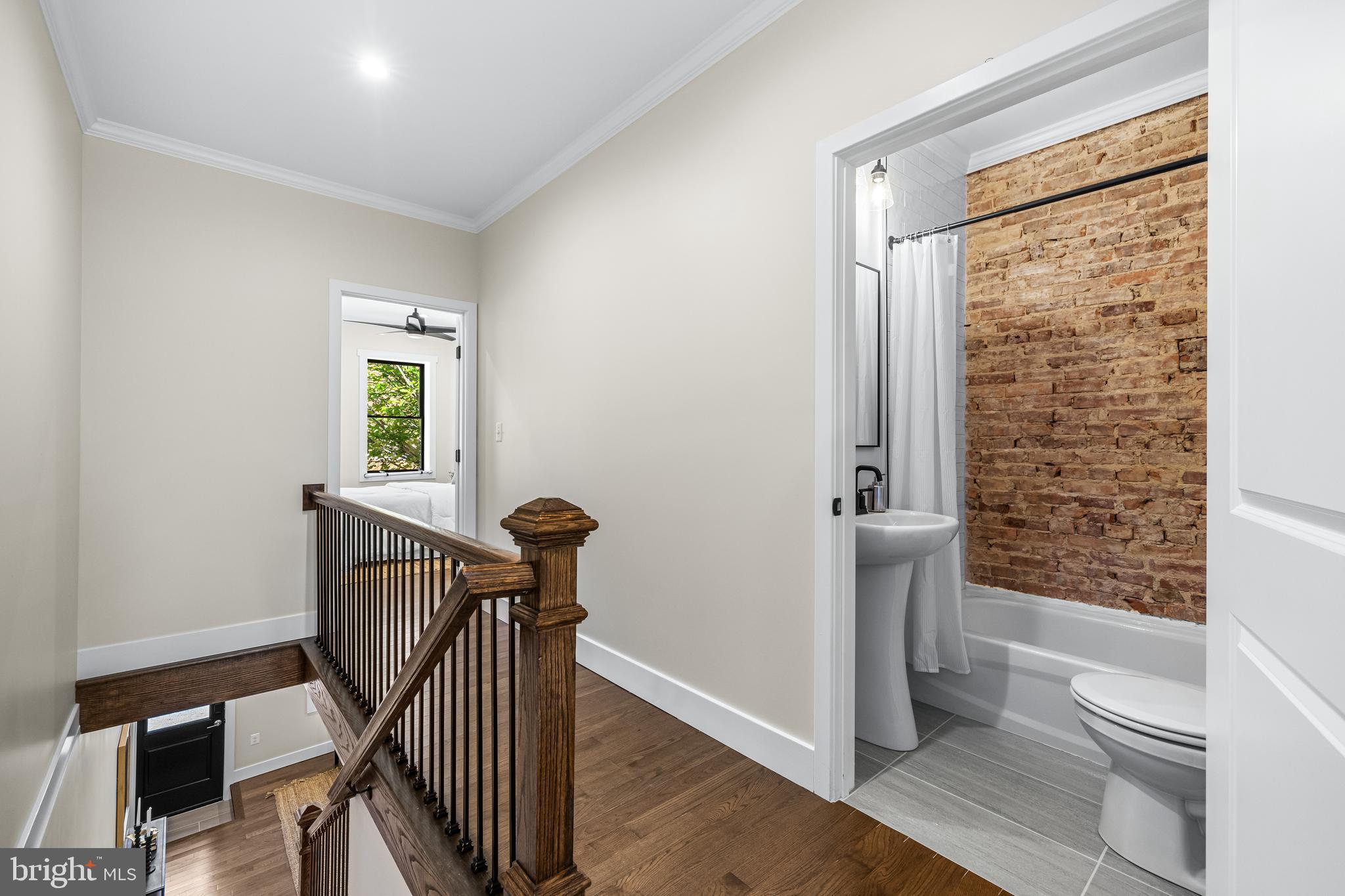 3635 CHESTNUT AVENUE