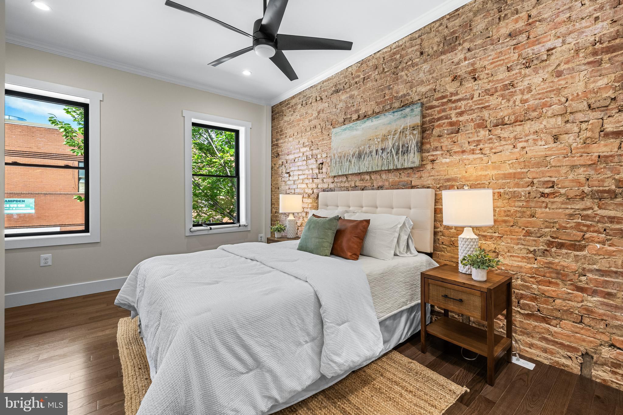 3635 CHESTNUT AVENUE