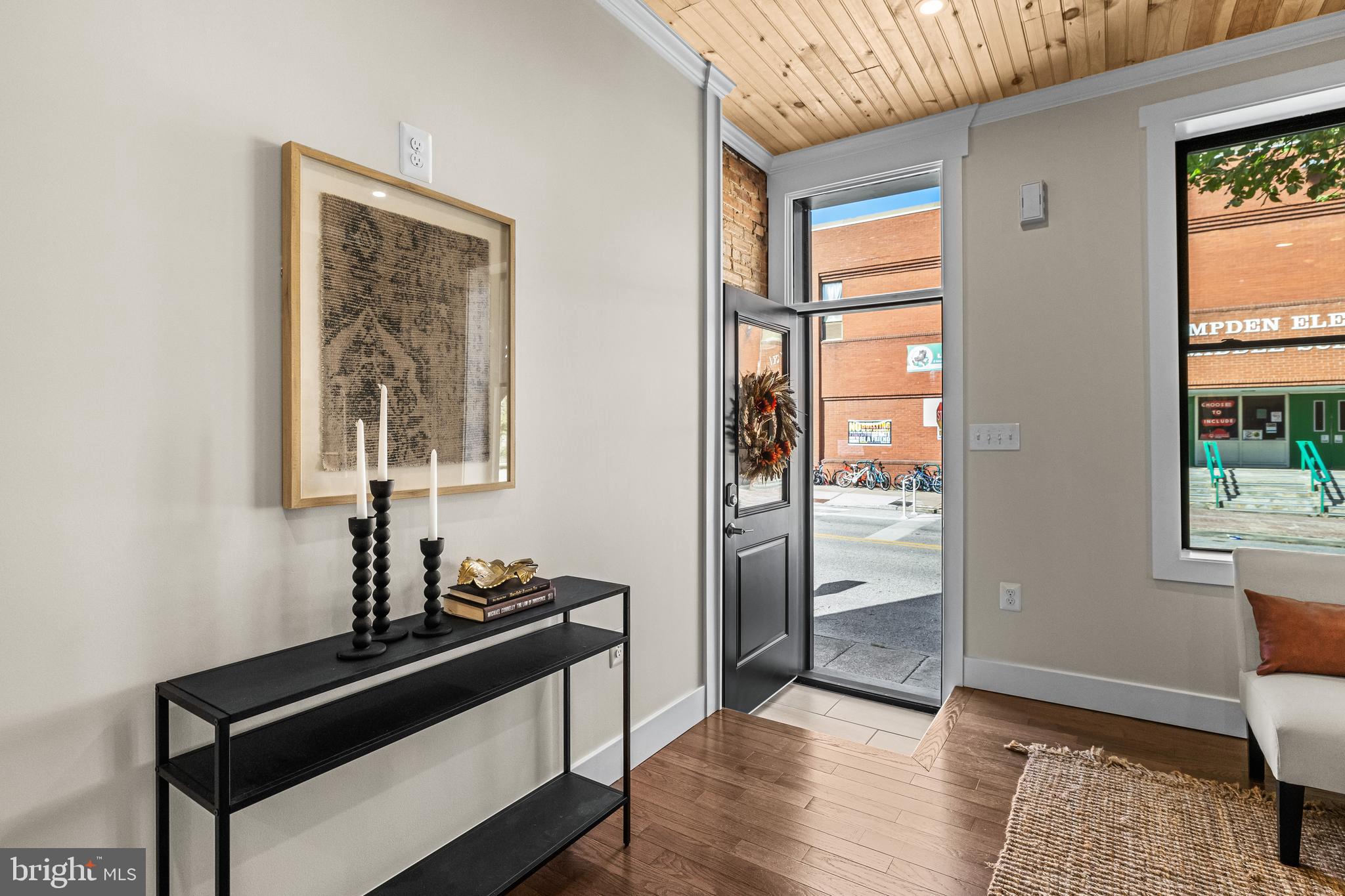 3635 CHESTNUT AVENUE