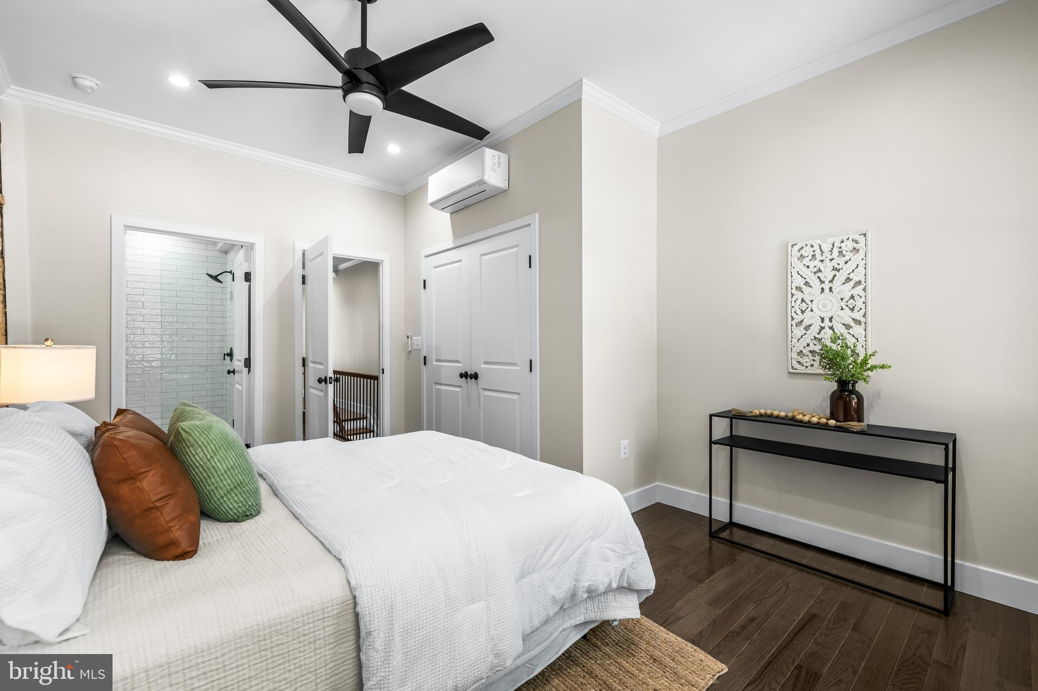 3635 CHESTNUT AVENUE