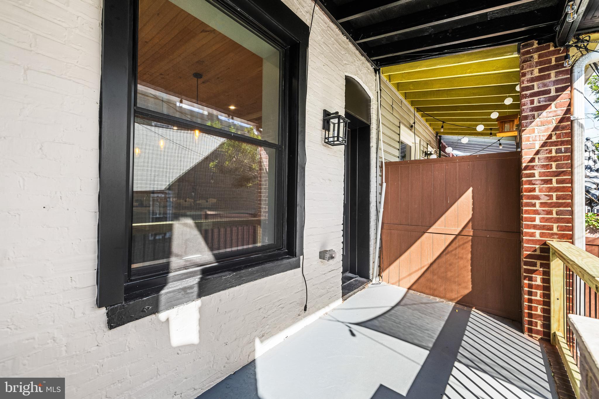 3635 CHESTNUT AVENUE