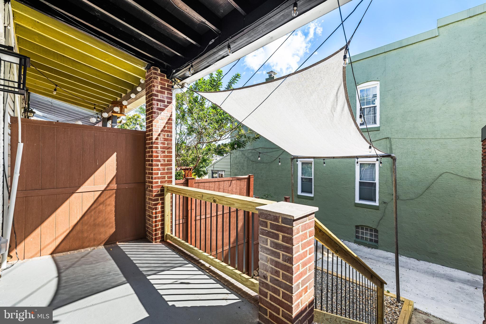 3635 CHESTNUT AVENUE