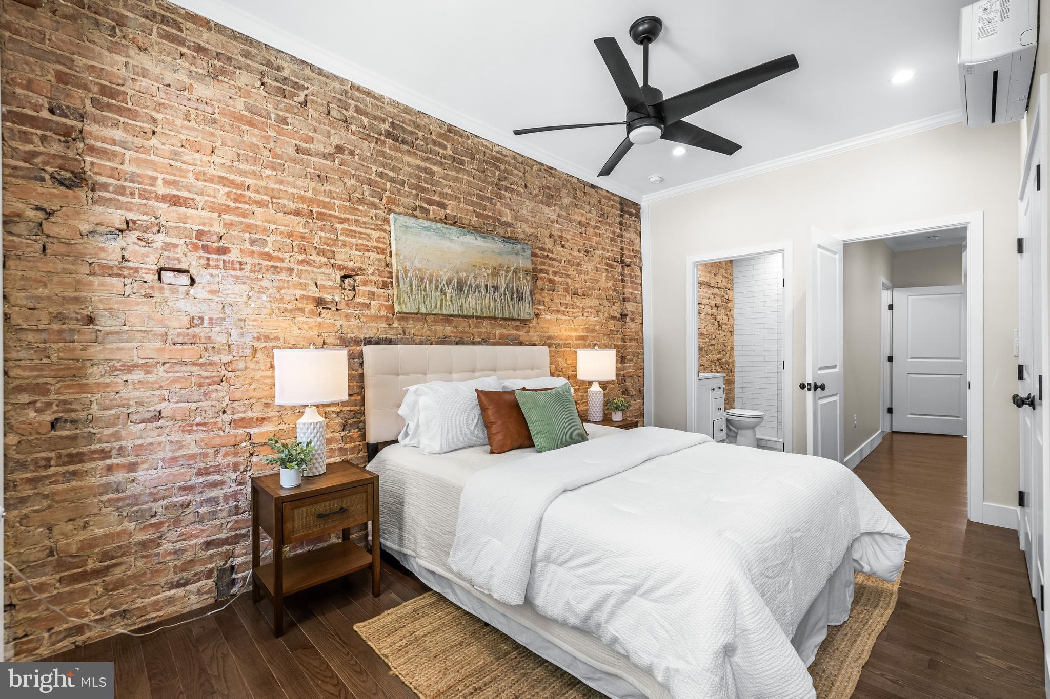 3635 CHESTNUT AVENUE