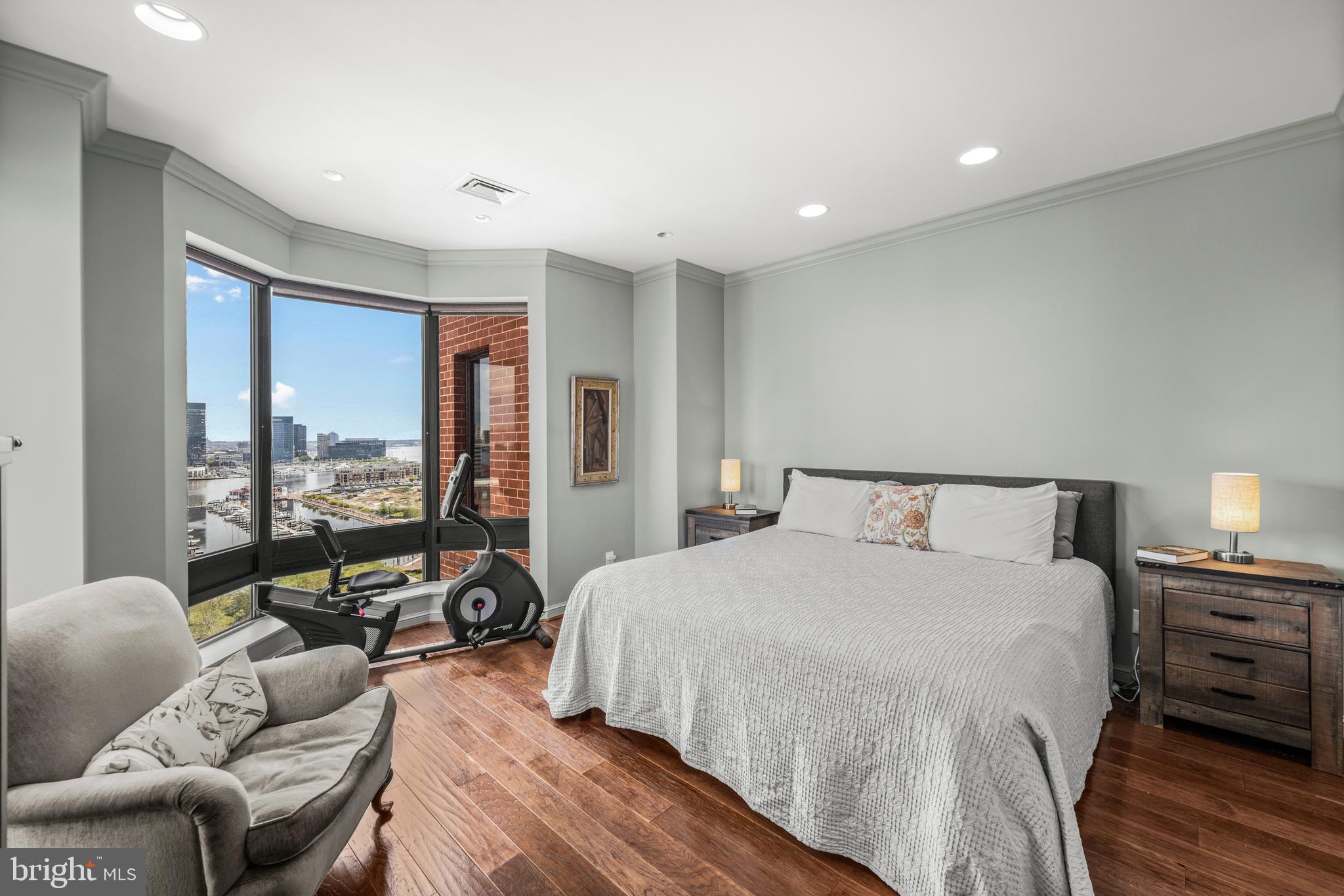 10 E LEE STREET 1408