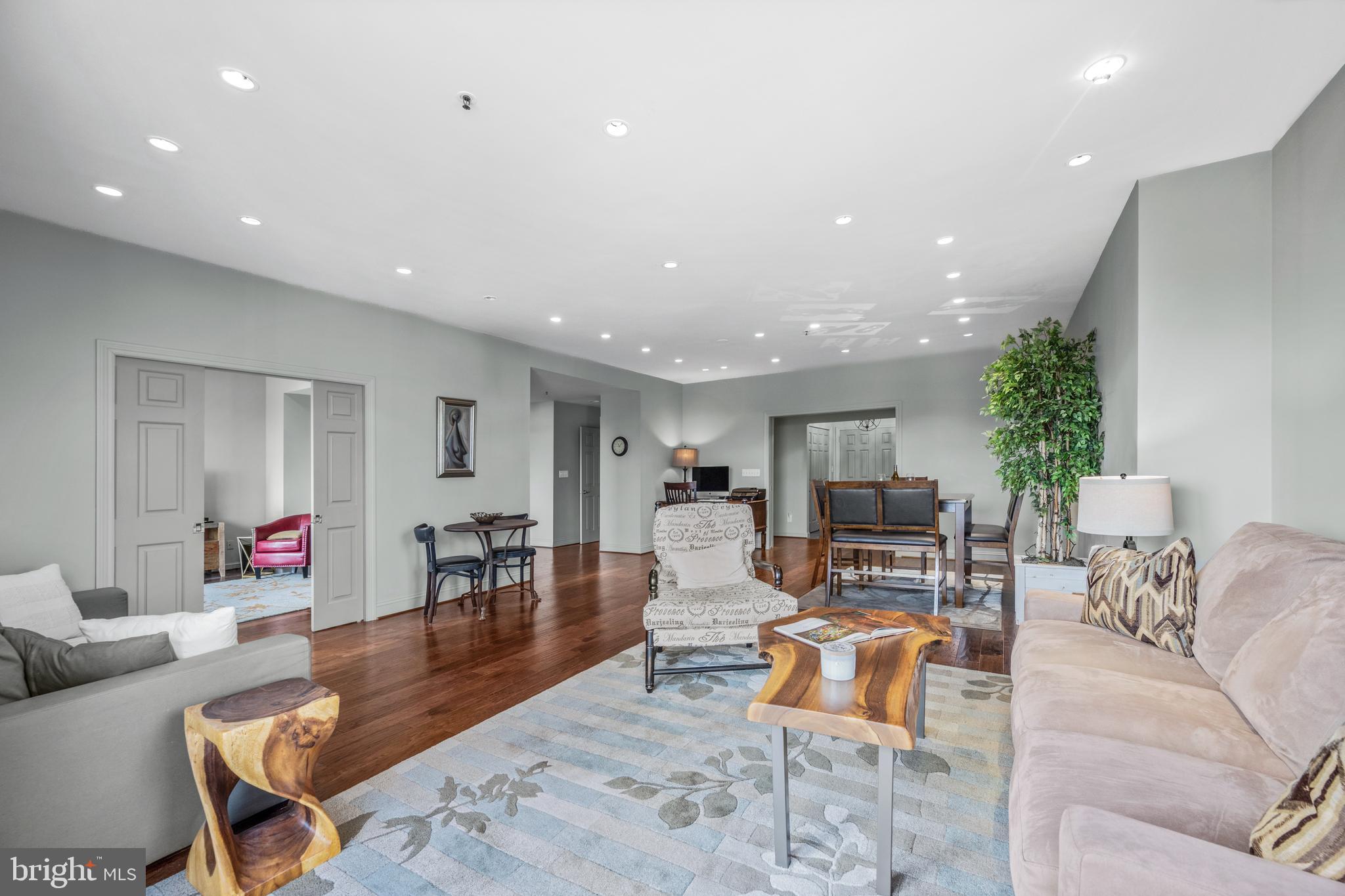 10 E LEE STREET 1408