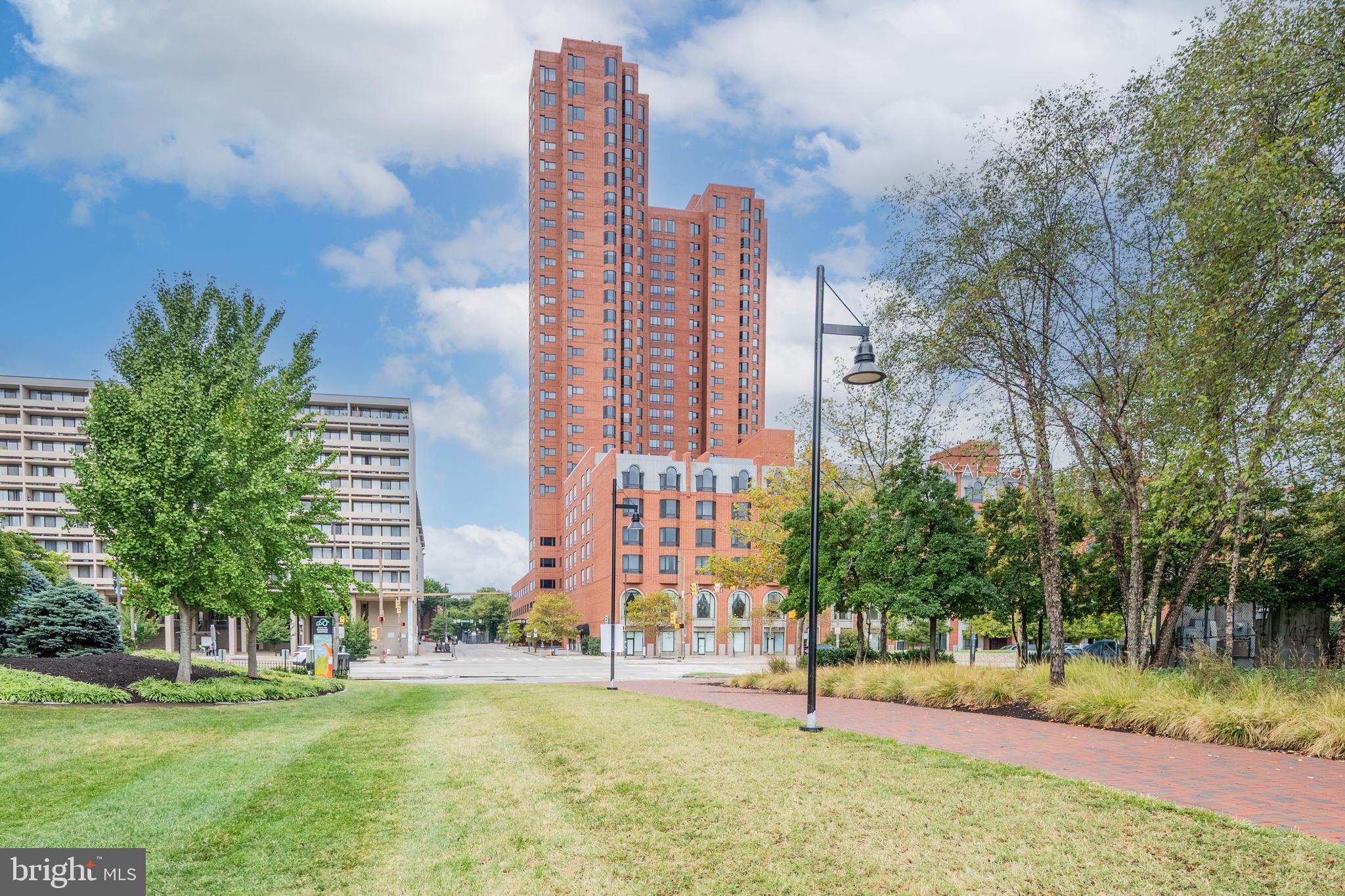 10 E LEE STREET 1408