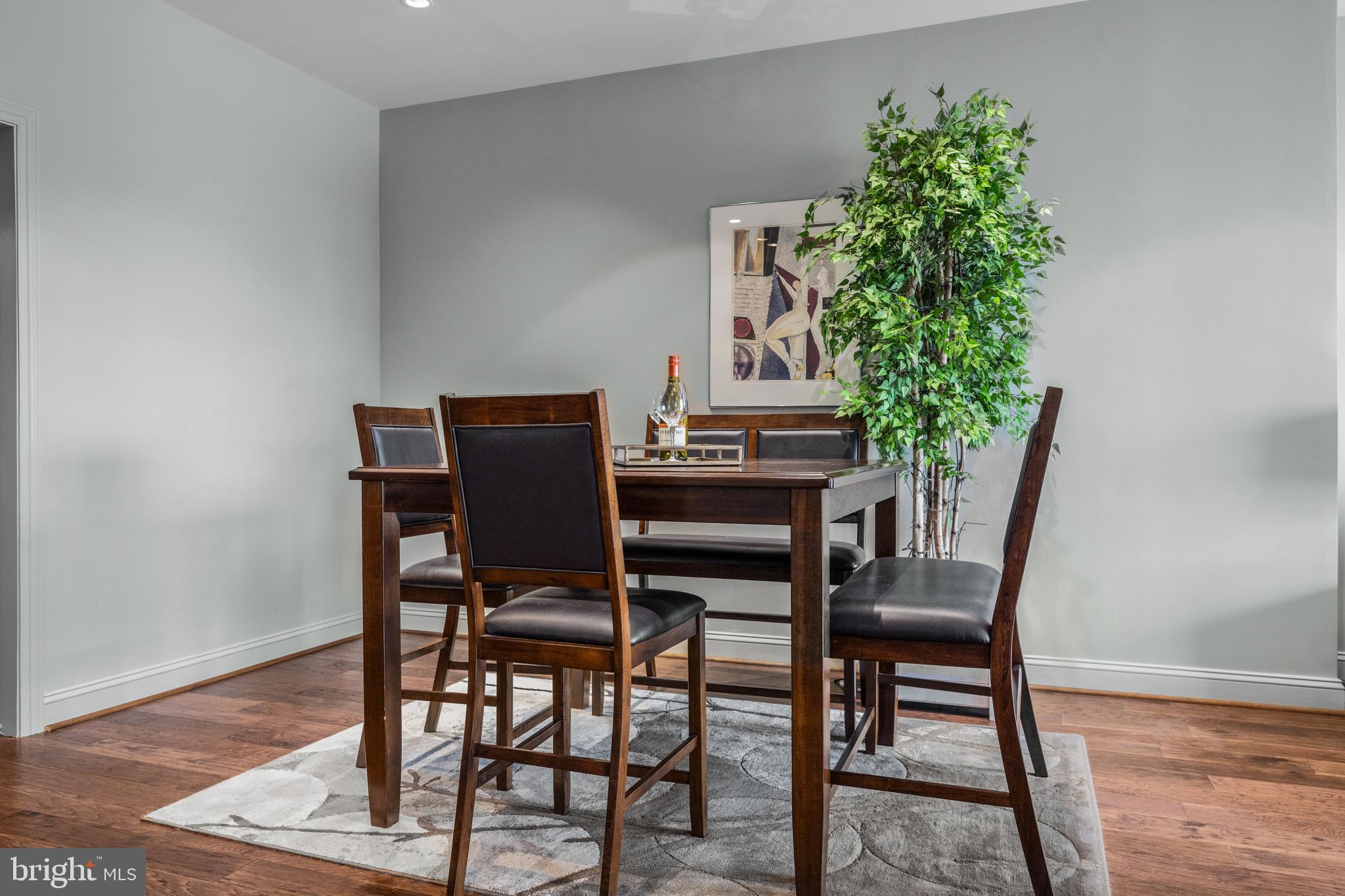 10 E LEE STREET 1408