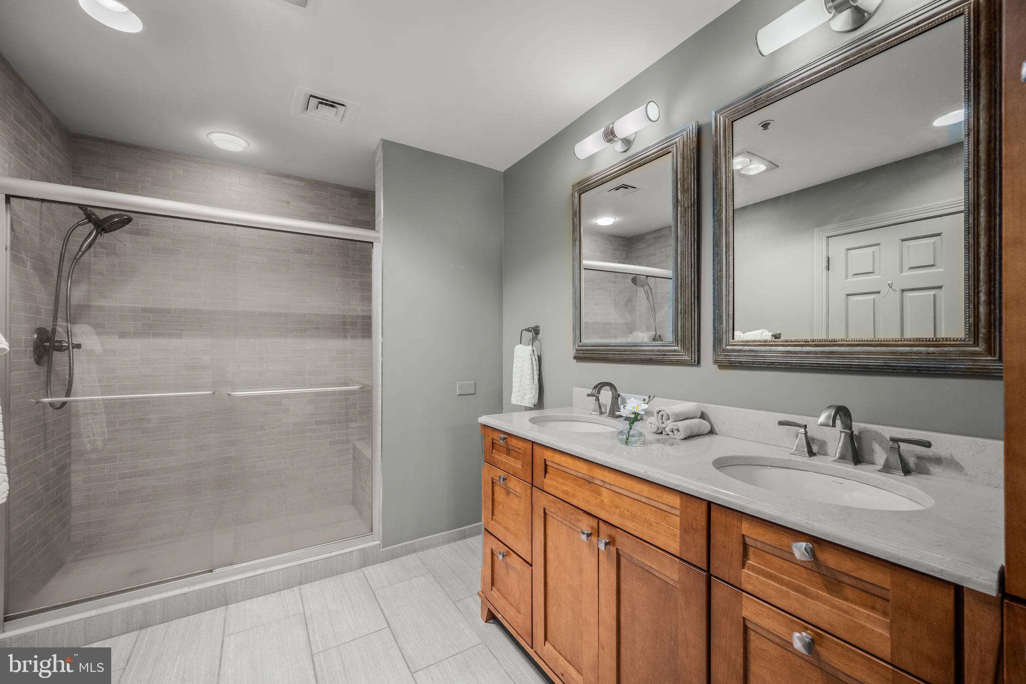 10 E LEE STREET 1408