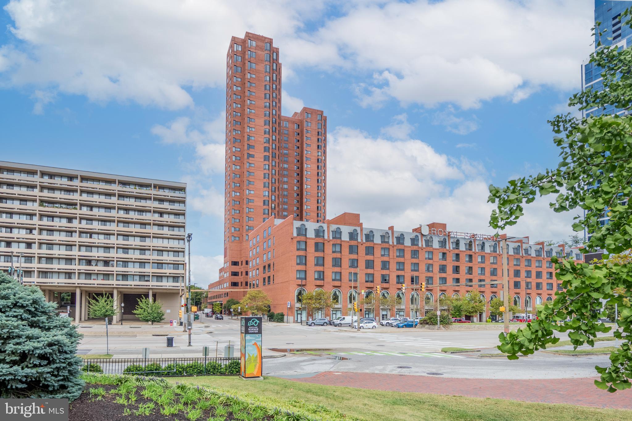 10 E LEE STREET 1408