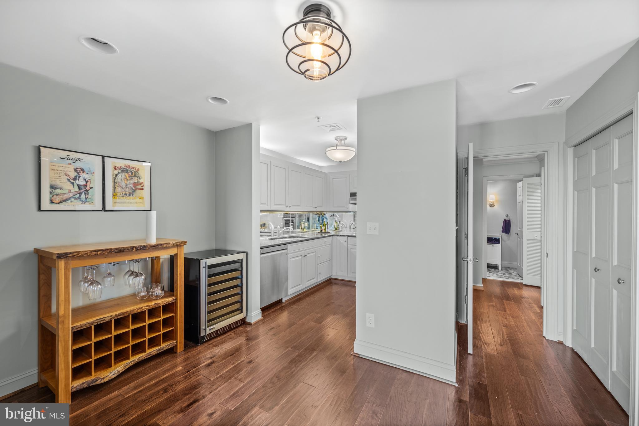 10 E LEE STREET 1408