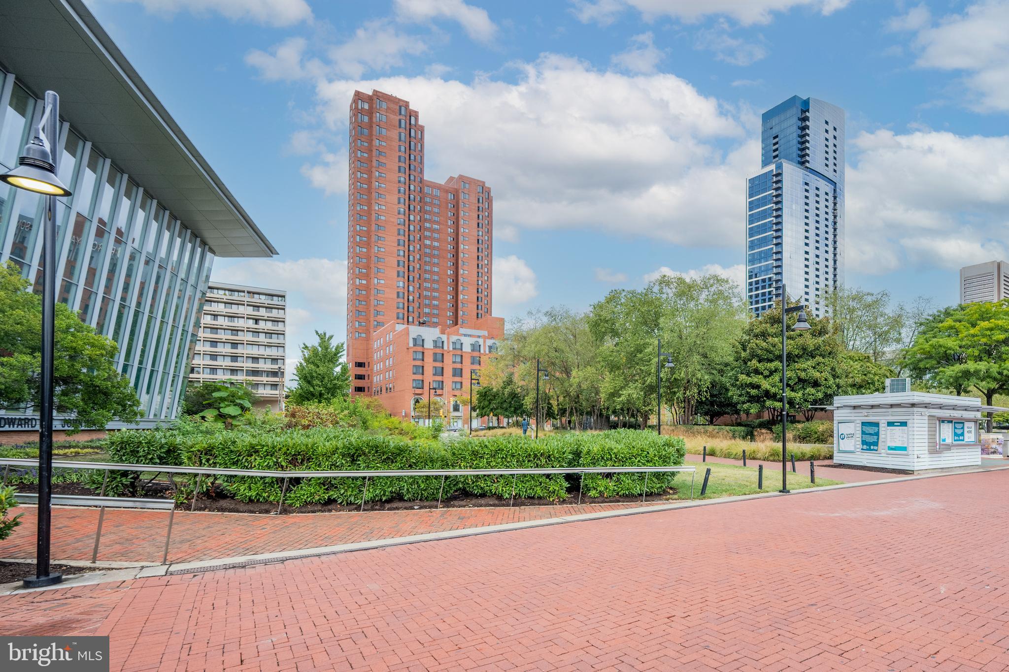 10 E LEE STREET 1408