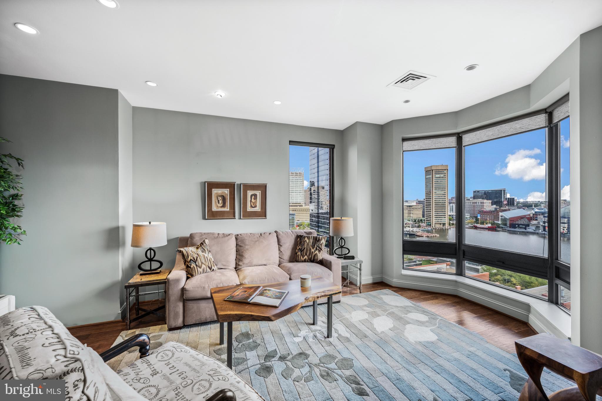 10 E LEE STREET 1408