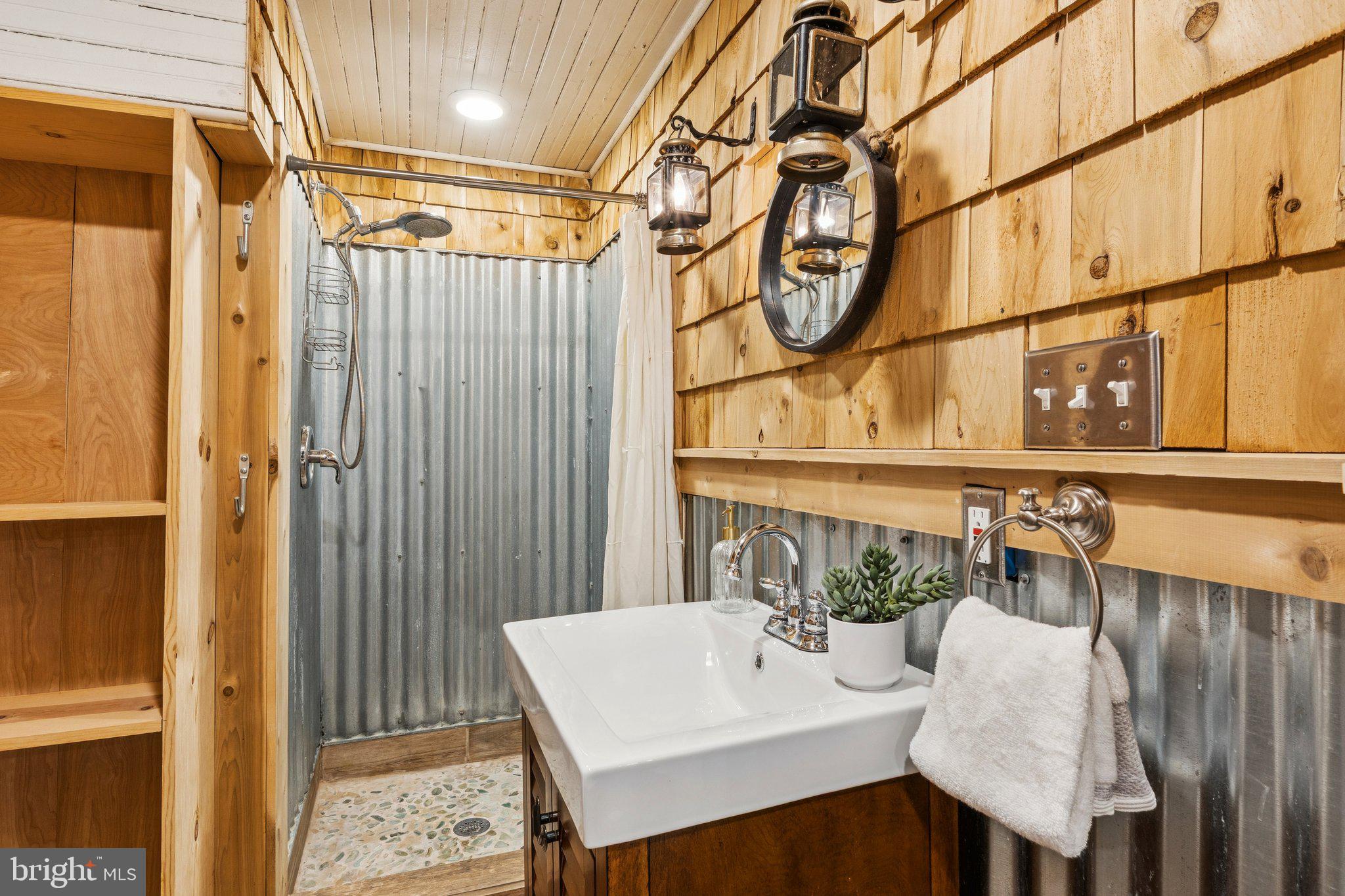 915 S CONKLING STREET