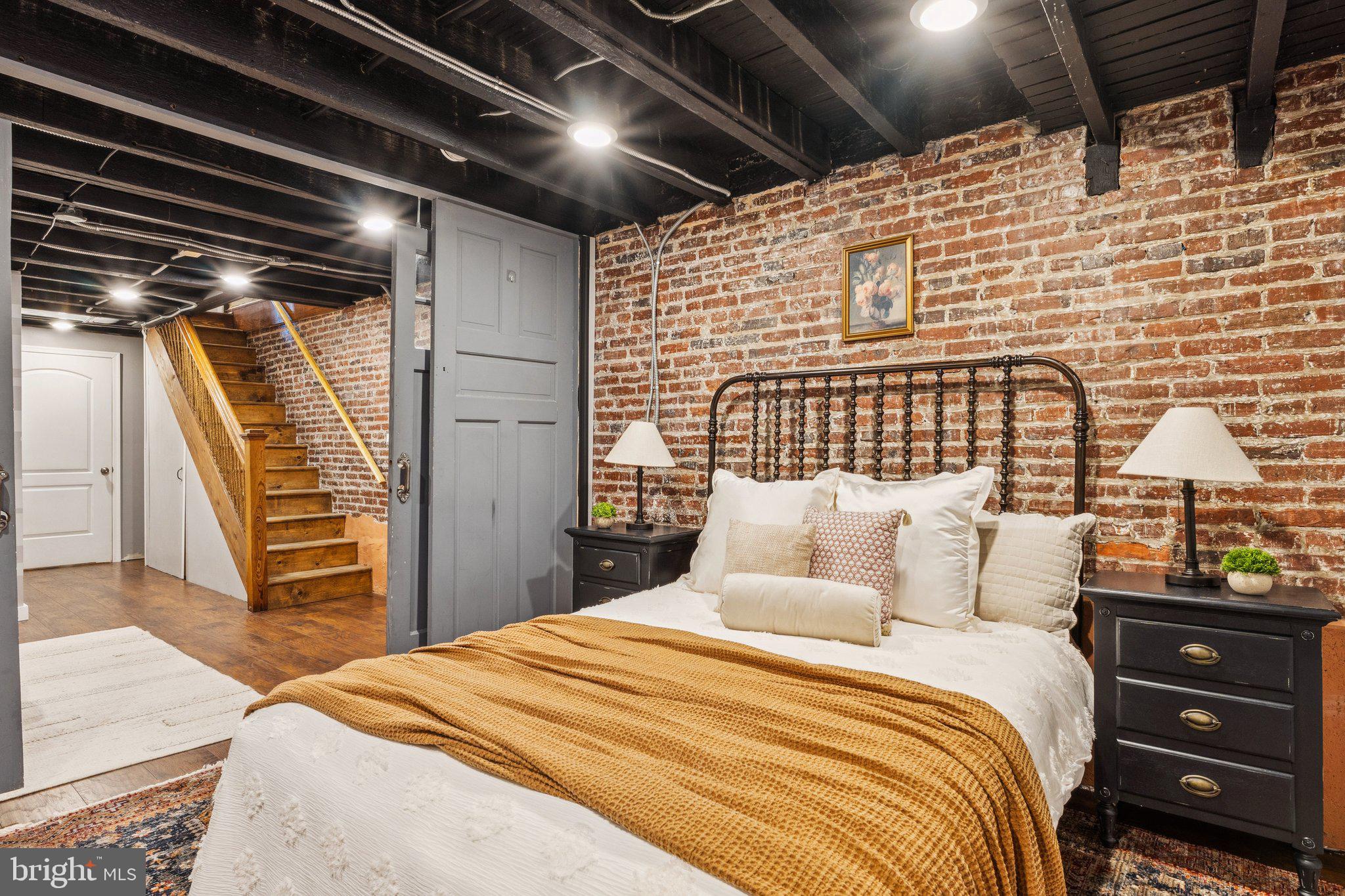 915 S CONKLING STREET