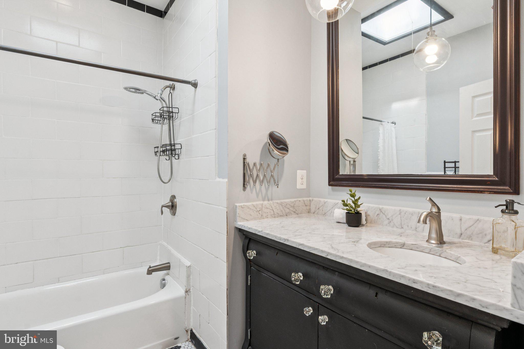 915 S CONKLING STREET