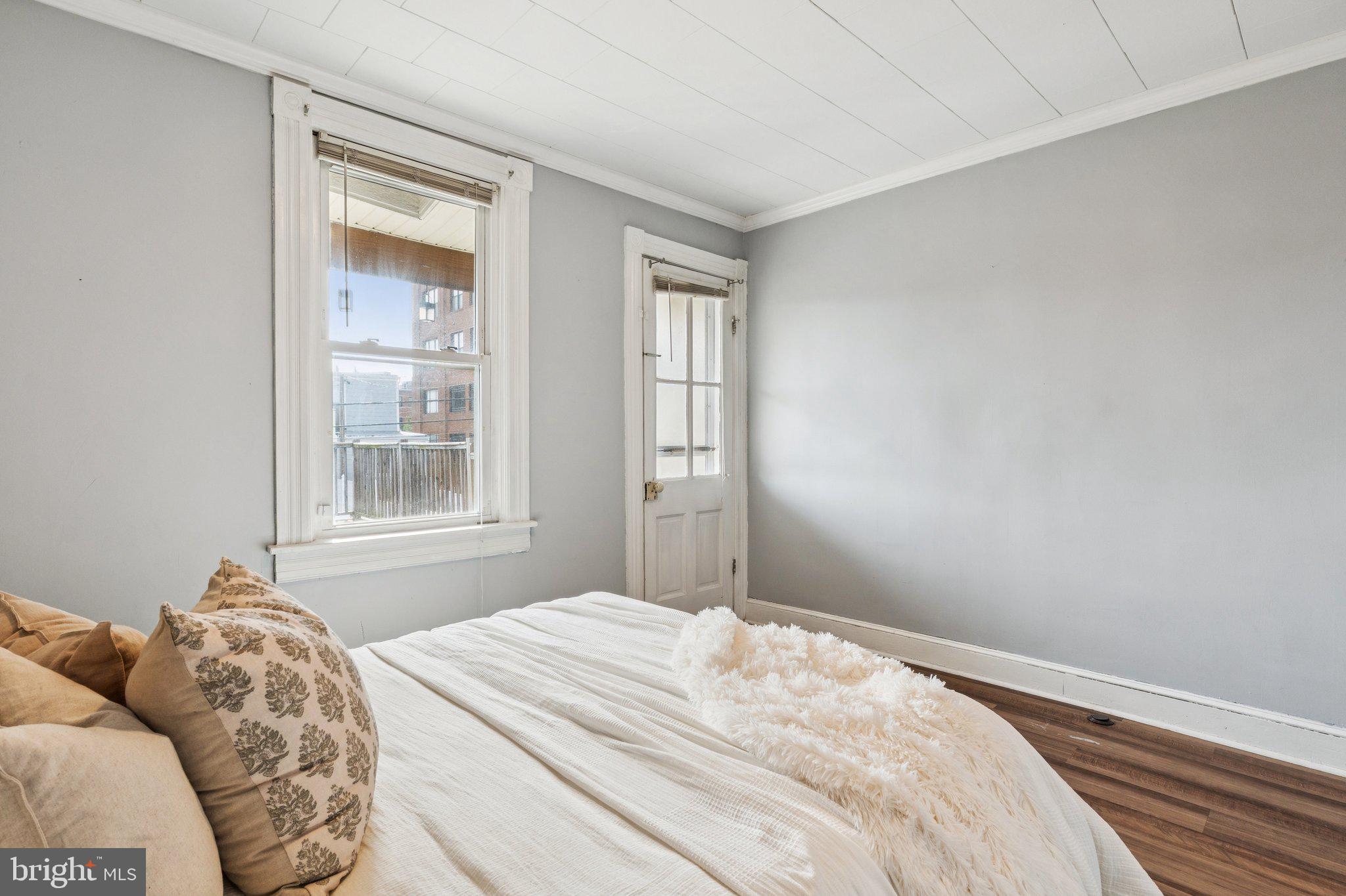 915 S CONKLING STREET