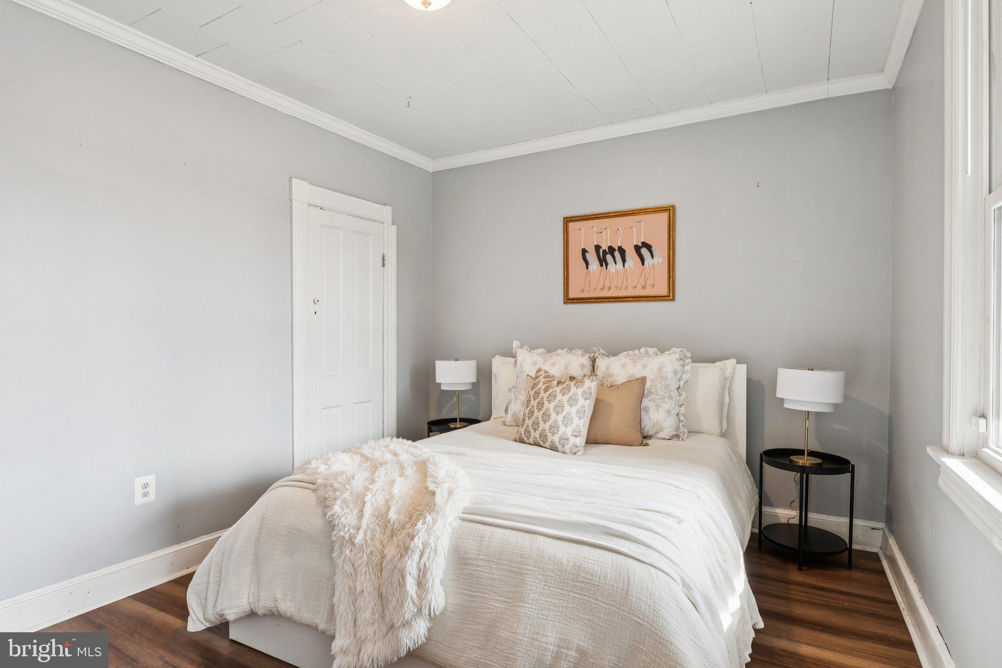 915 S CONKLING STREET