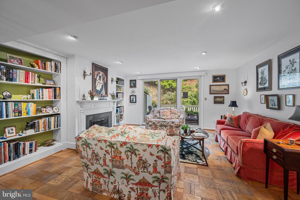 30 BOUTON GREEN COURT