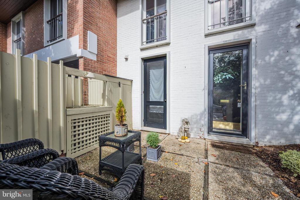 30 BOUTON GREEN COURT