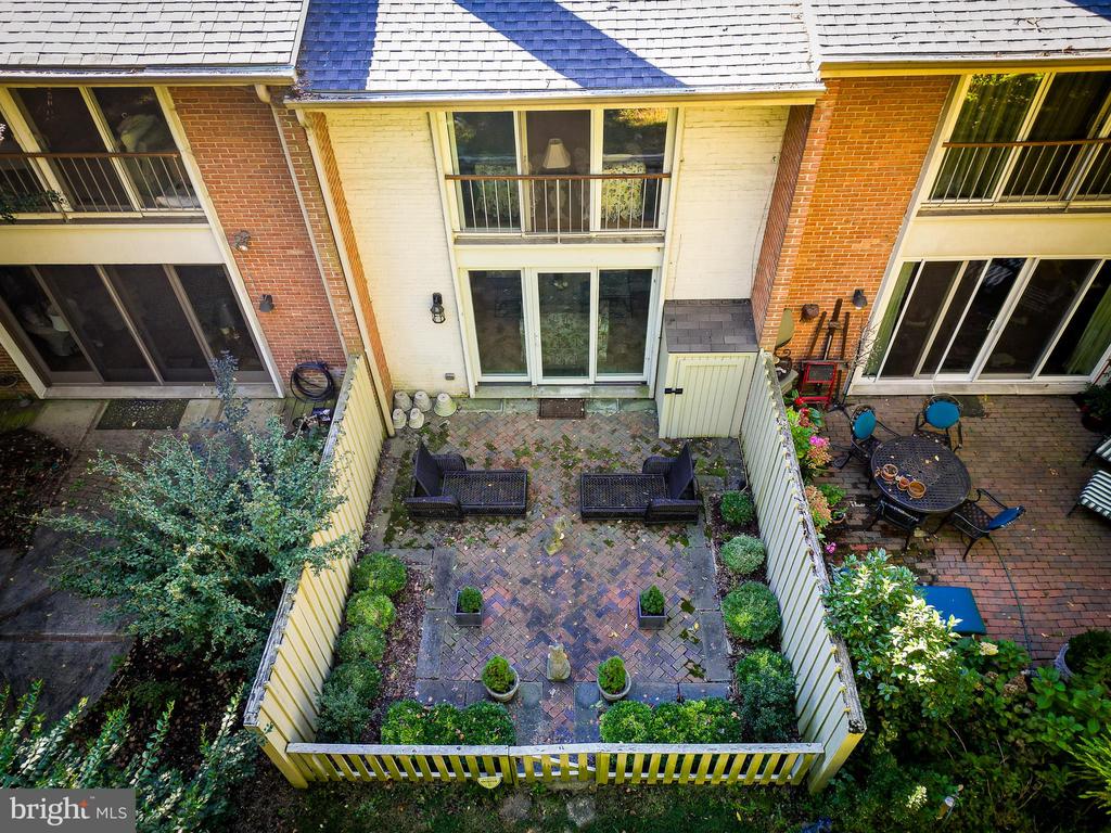 30 BOUTON GREEN COURT