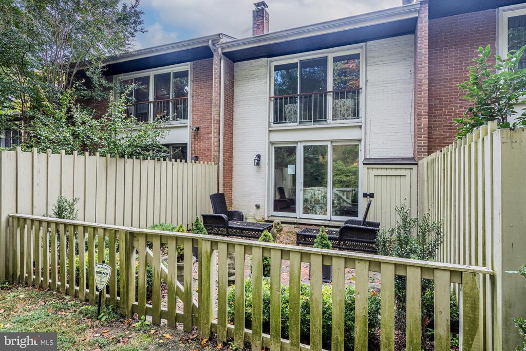 30 BOUTON GREEN COURT