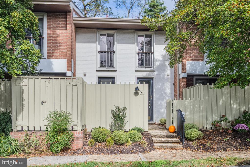 30 BOUTON GREEN COURT