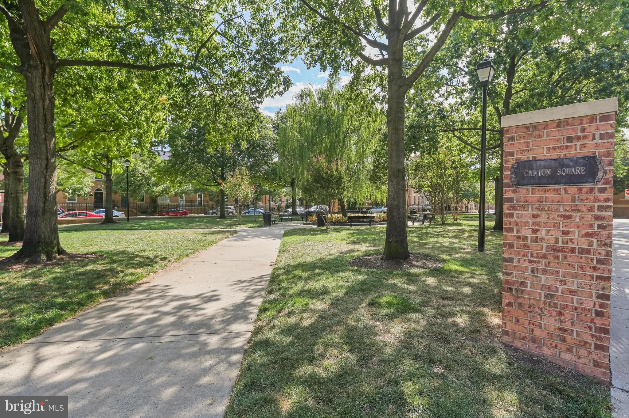 812 S MACON STREET