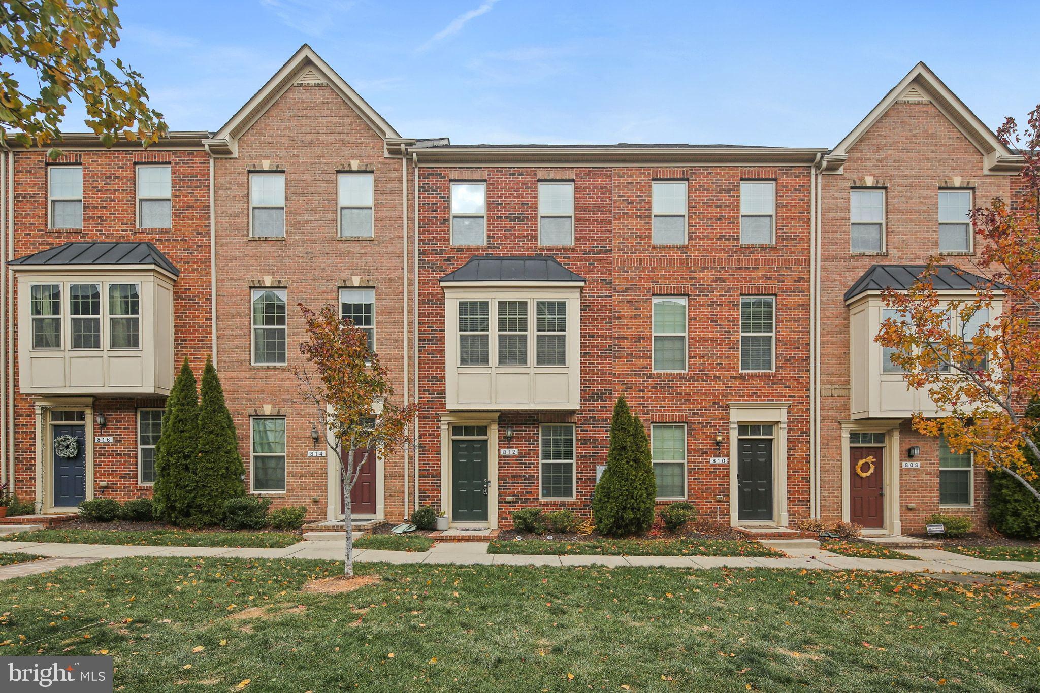 812 S MACON STREET