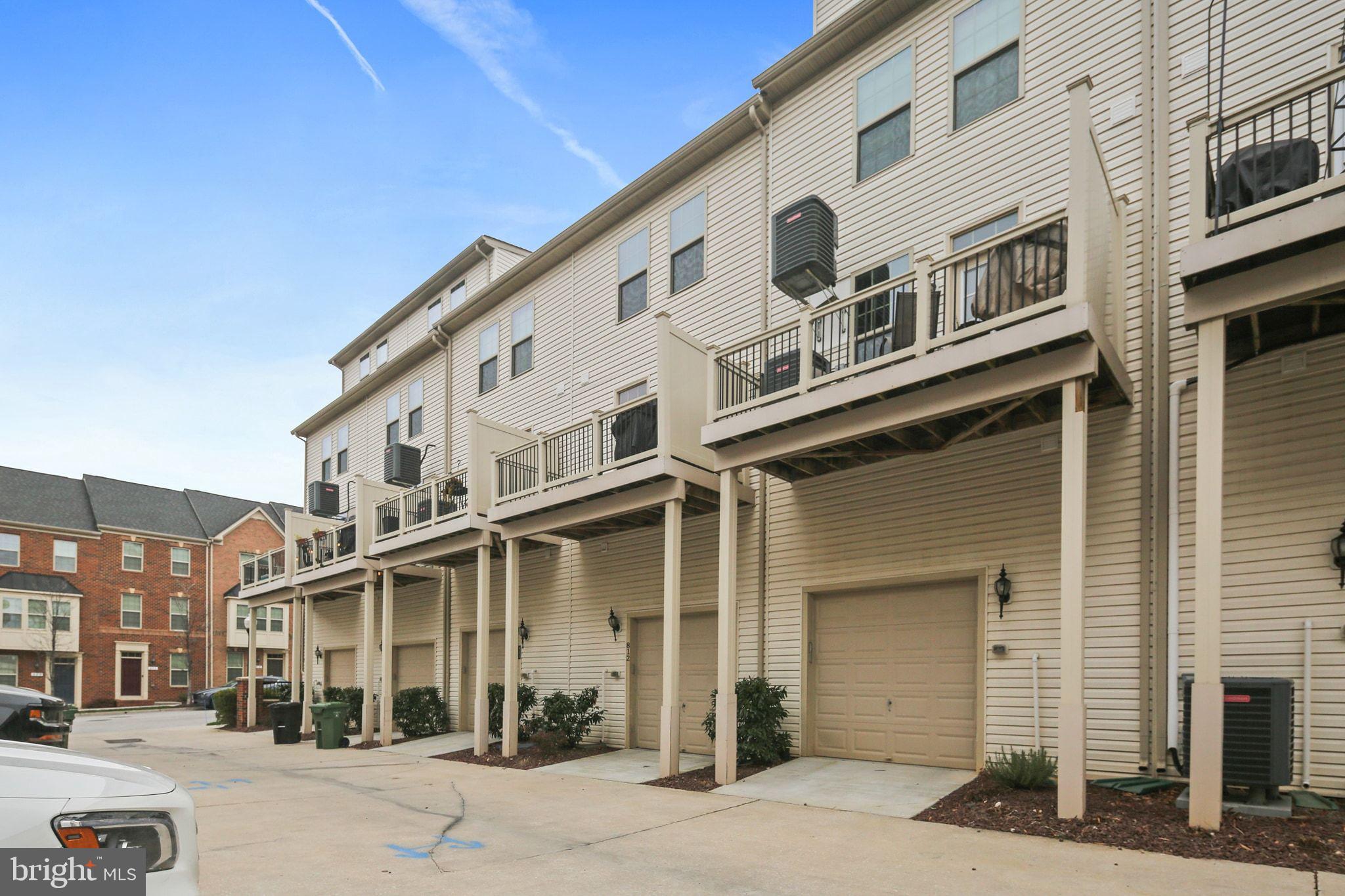 812 S MACON STREET