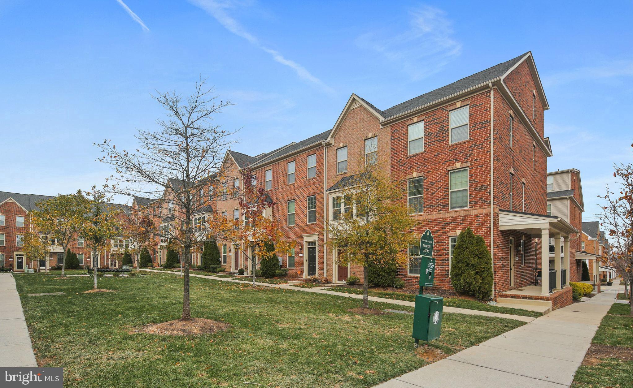 812 S MACON STREET