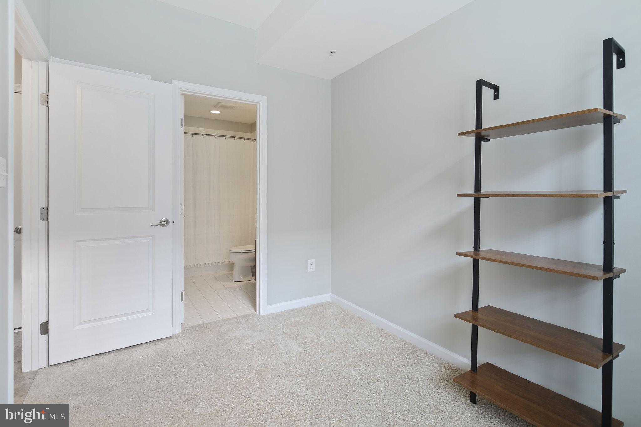 812 S MACON STREET