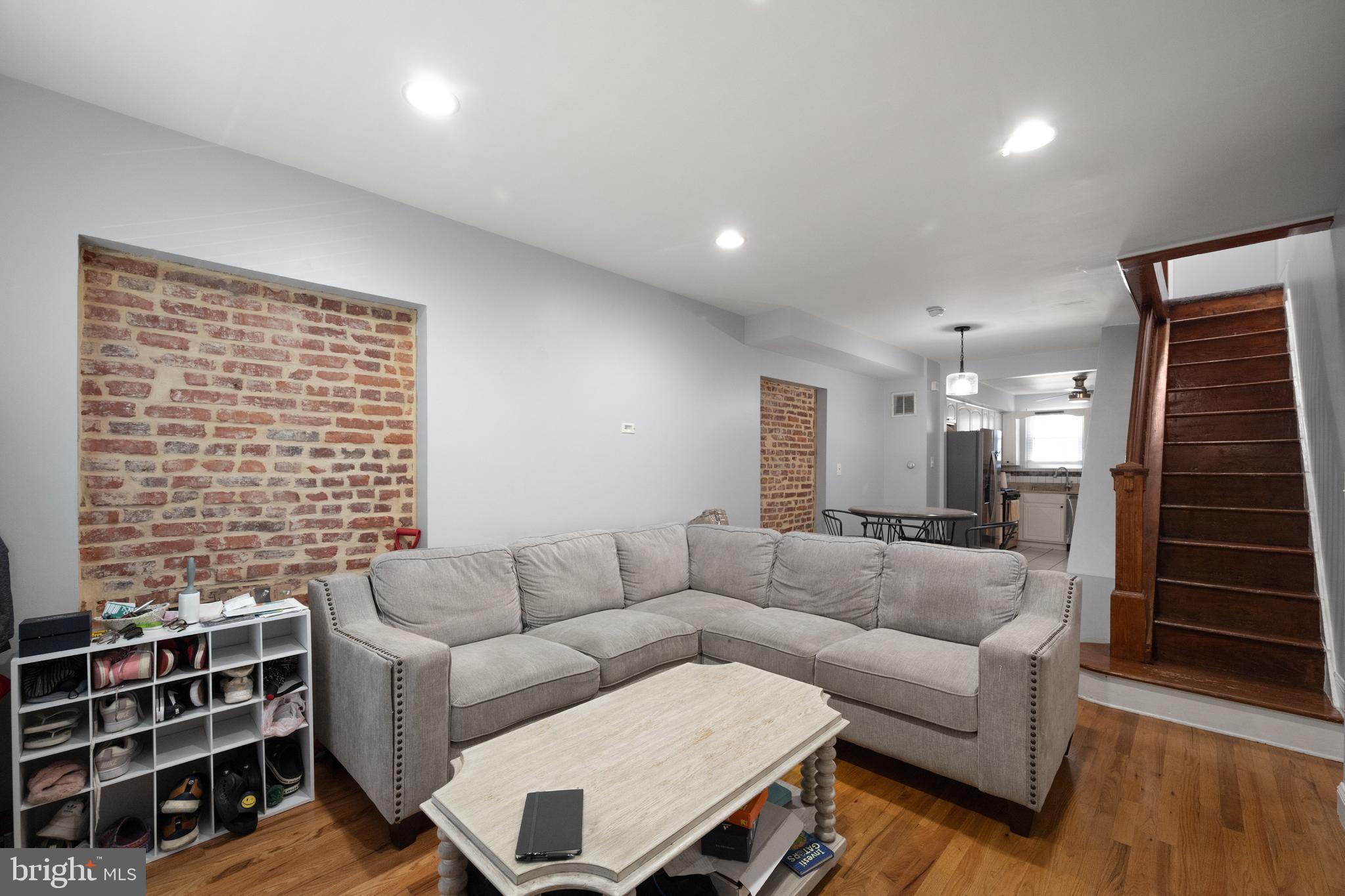 517 S ELLWOOD AVENUE