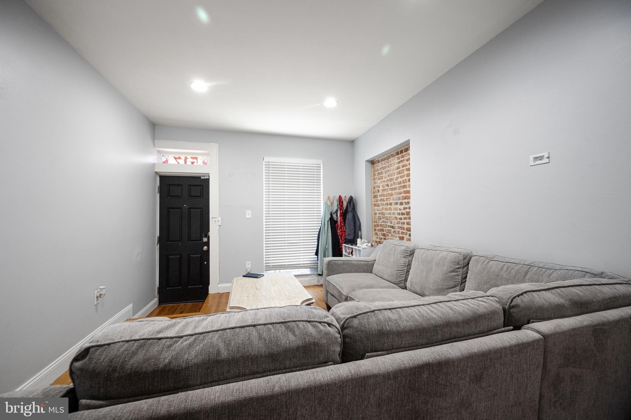 517 S ELLWOOD AVENUE