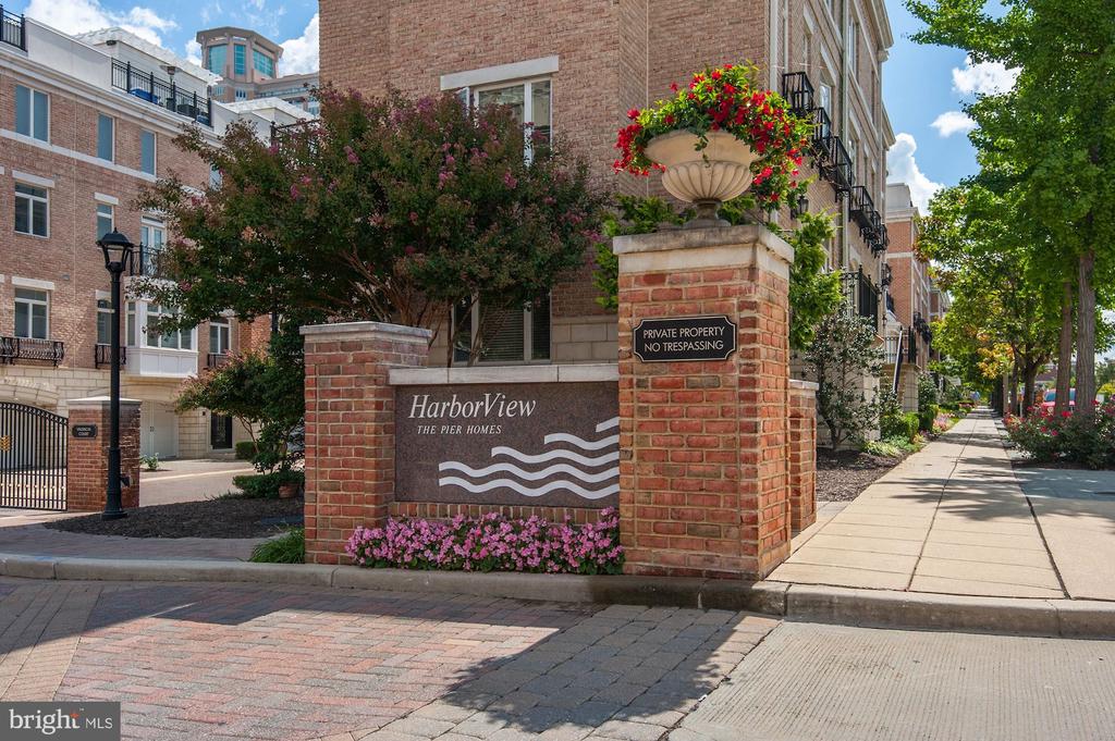901 VALENCIA COURT 175