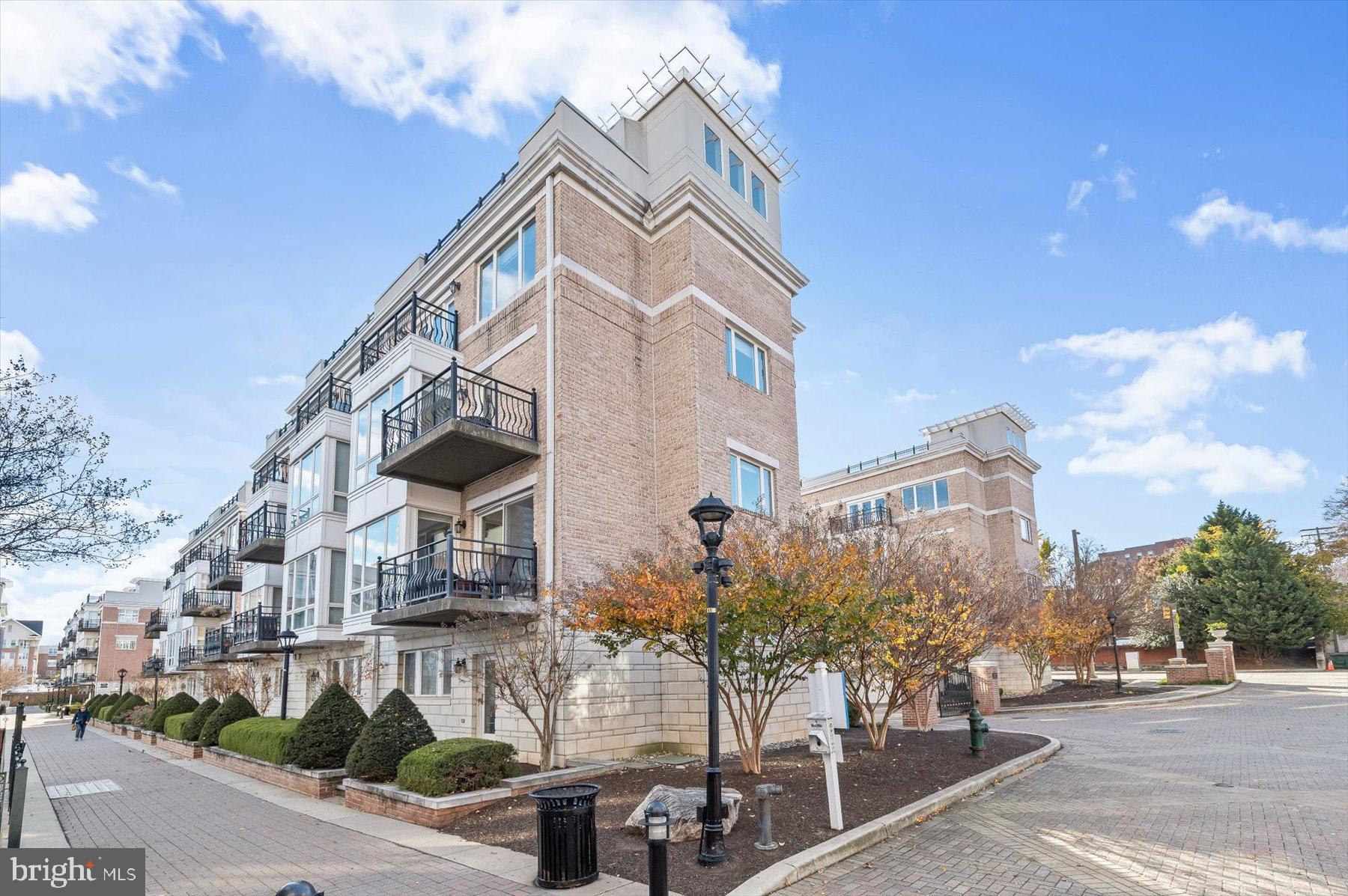 901 VALENCIA COURT 175